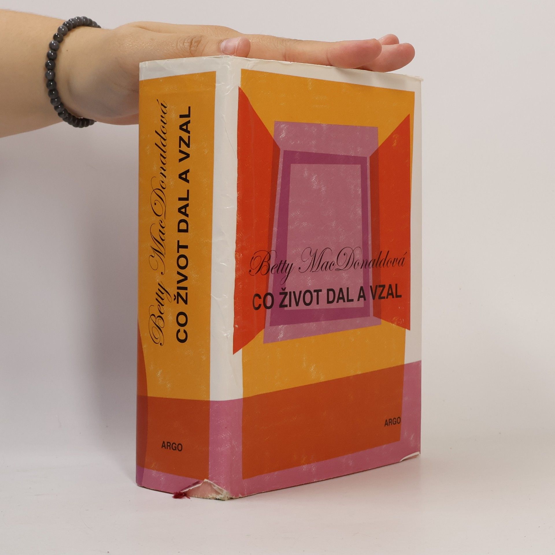 Betty MacDonald Co život dal a vzal