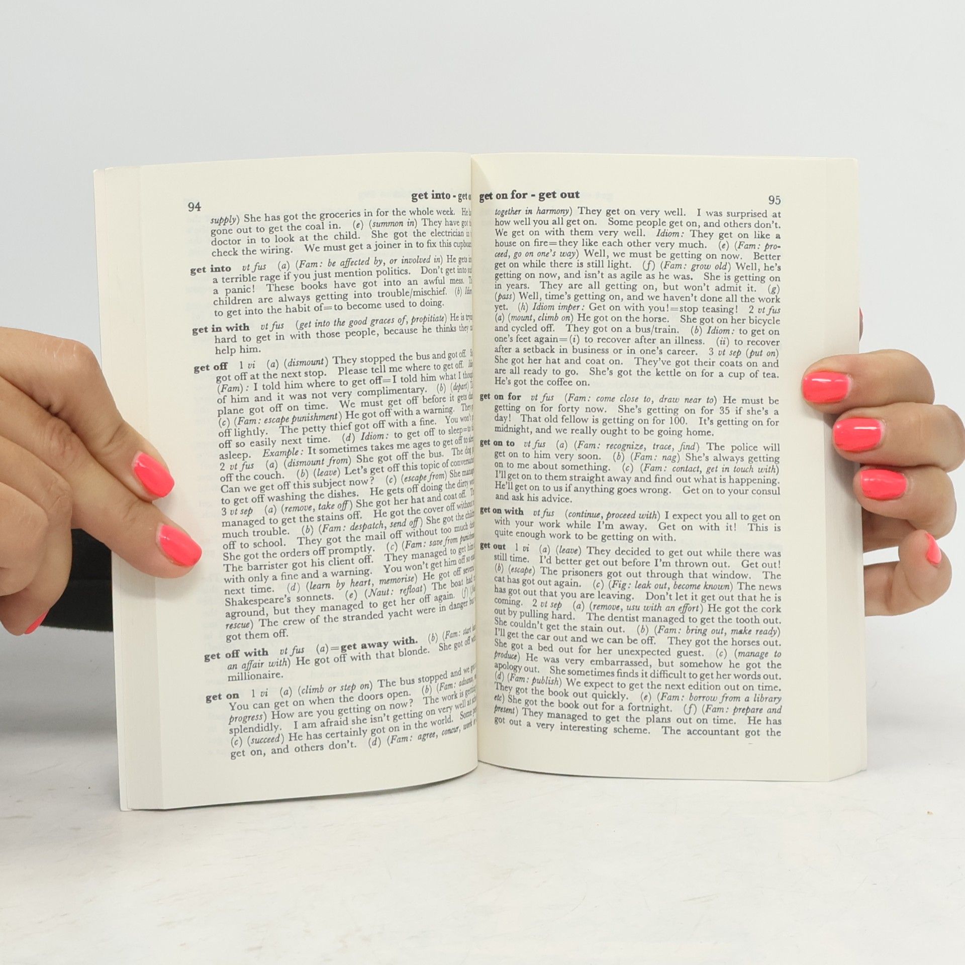 Tom McArthur Dictionary of English Phrasal Verbs and Their Idioms