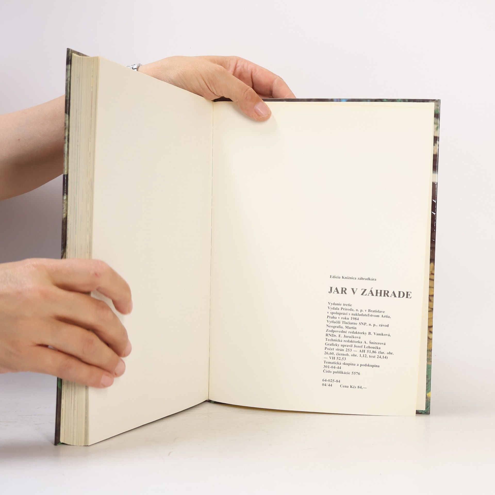 Collectif d'auteurs Jar v záhrade
