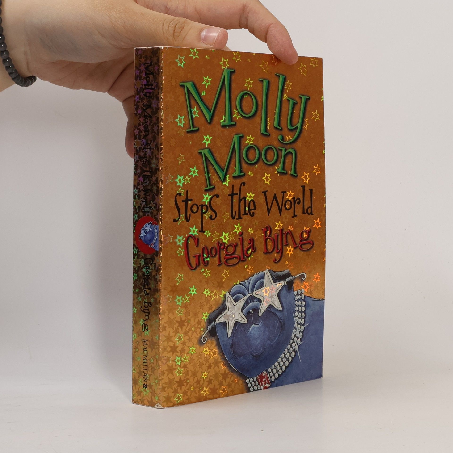 Georgia Byng Molly Moon Stops the World