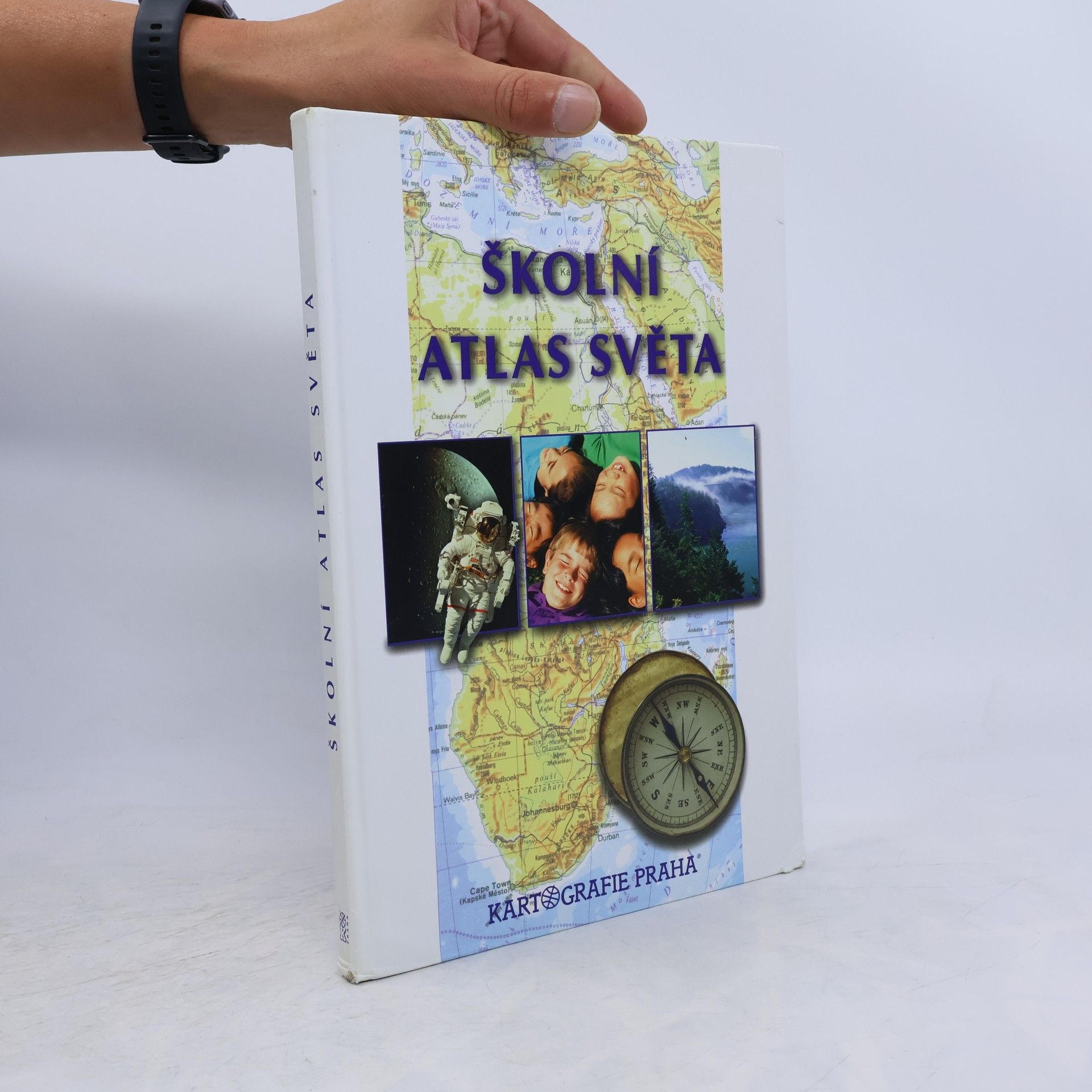 Věra Dobrovolná Školní atlas světa