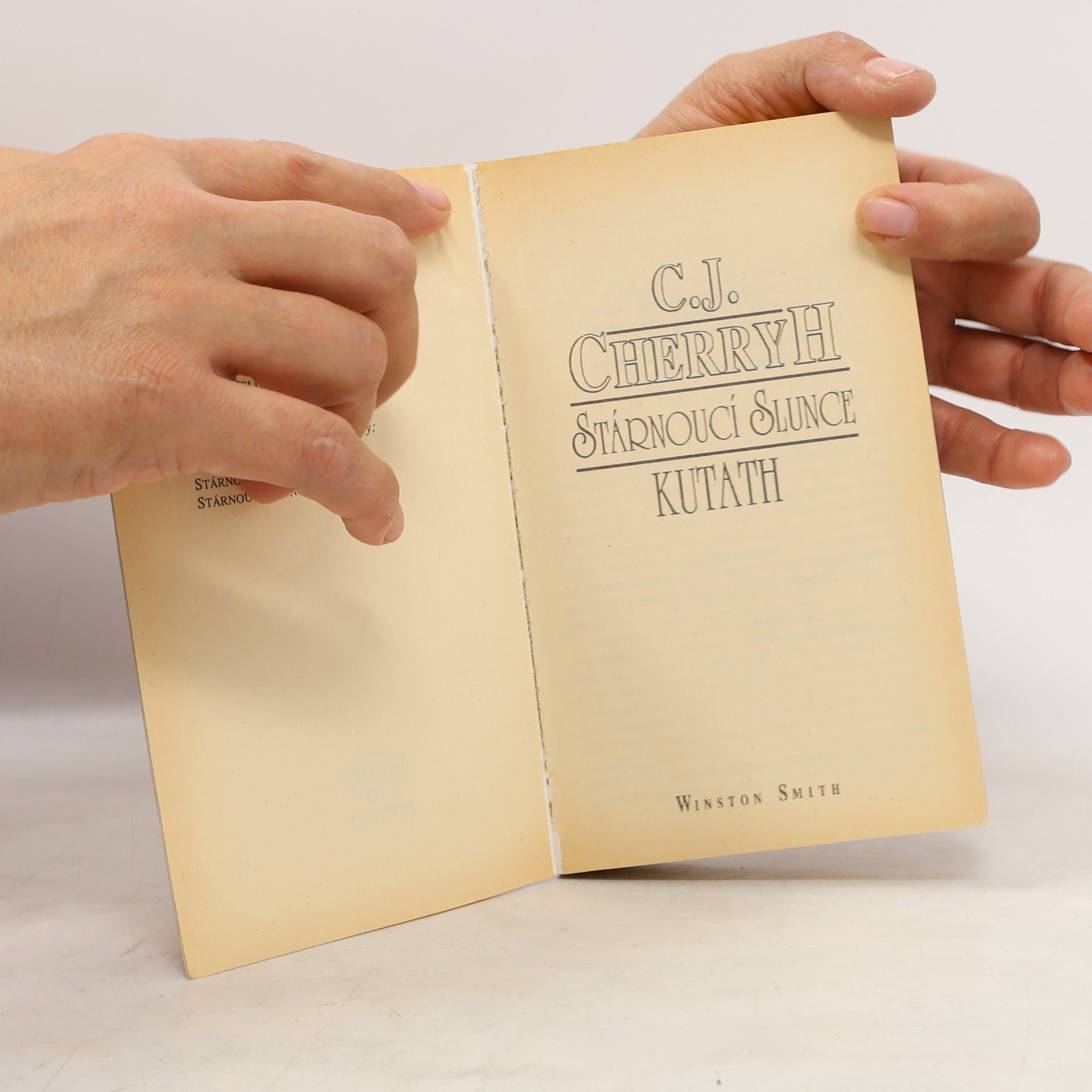 C. J. Cherryh Stárnoucí slunce: Kutath. 3 díl