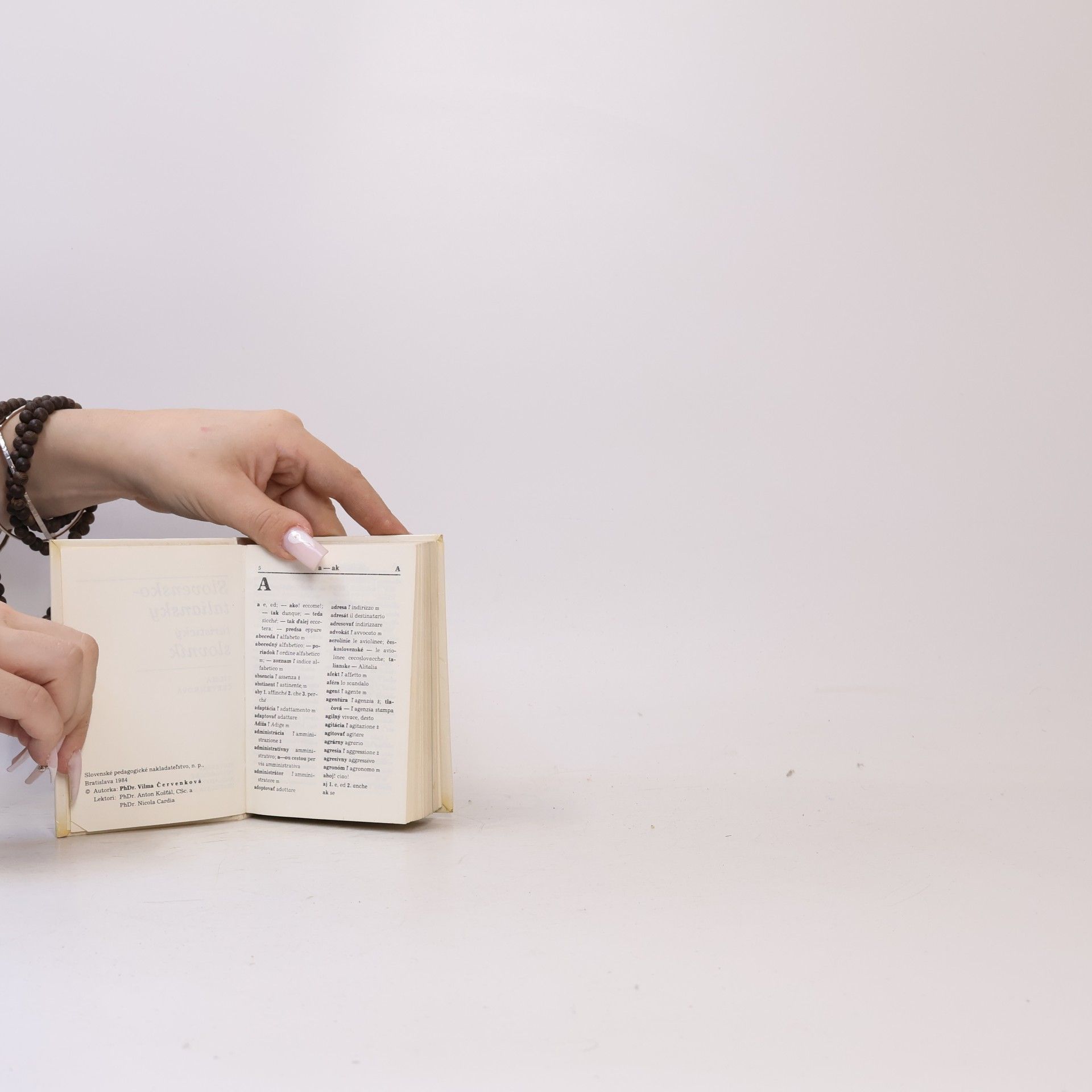Vilma Červenková Taliansko-slovenský turistický slovník. Slovensko-talianský turistický slovník