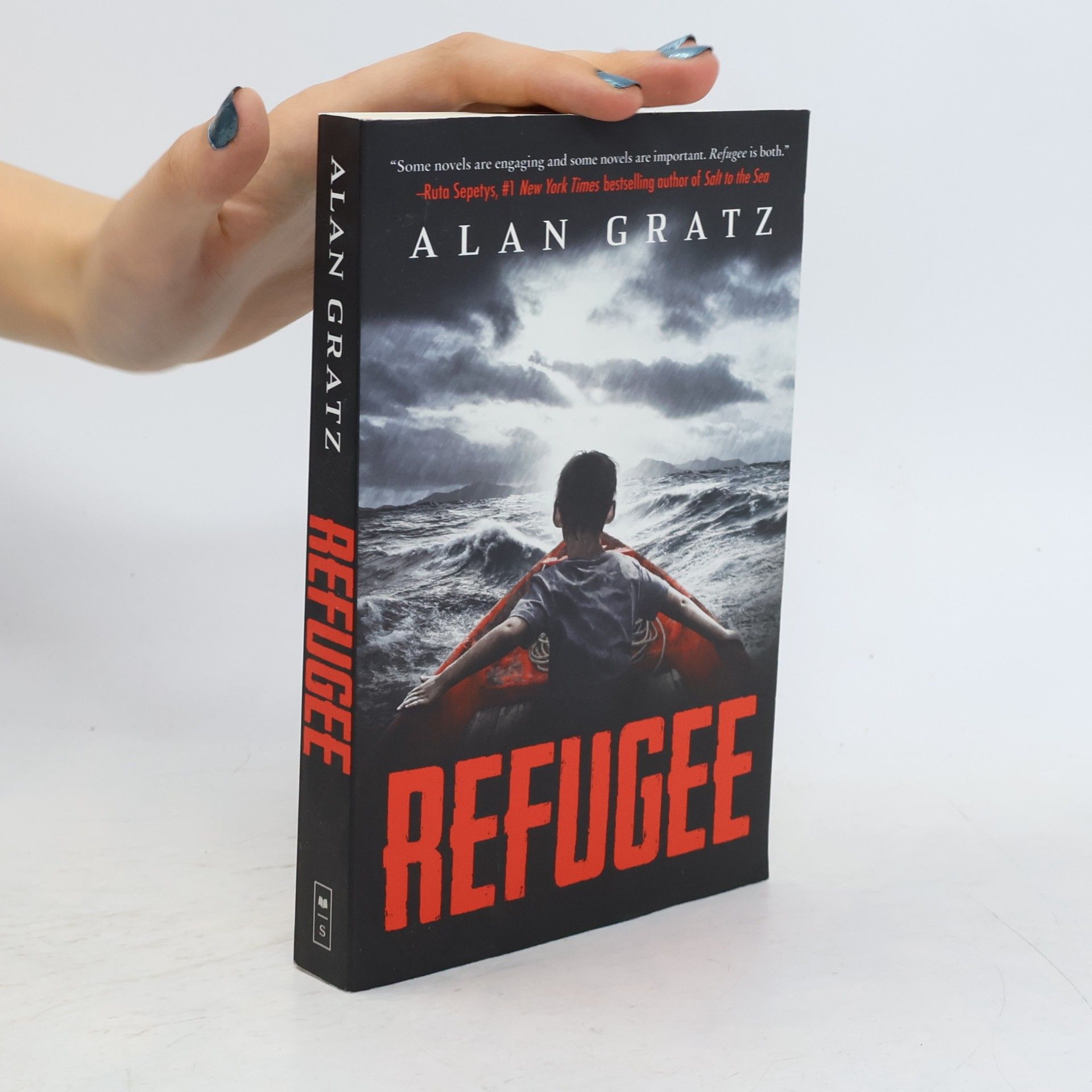 Alan Gratz Refugee