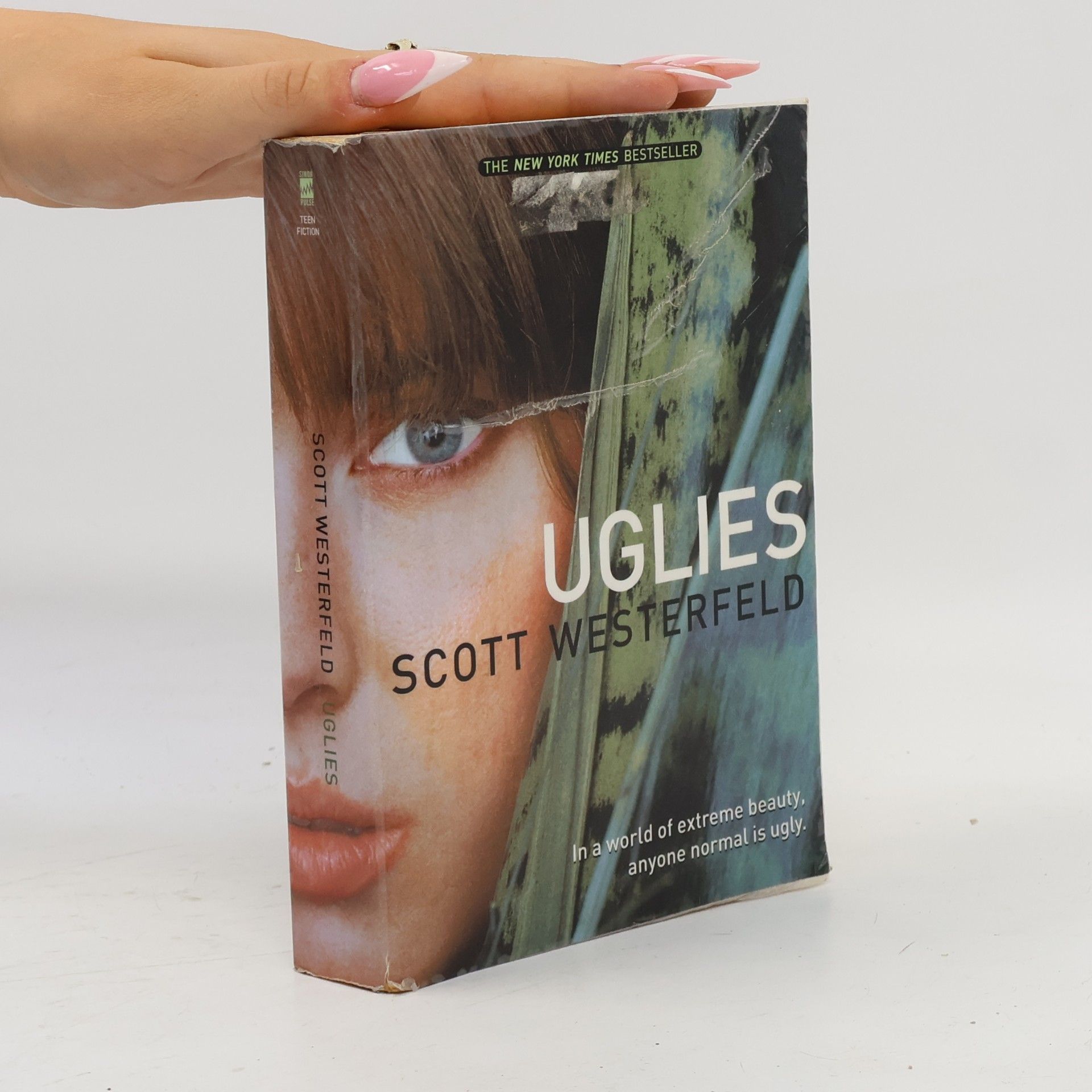 Scott Westerfeld Uglies