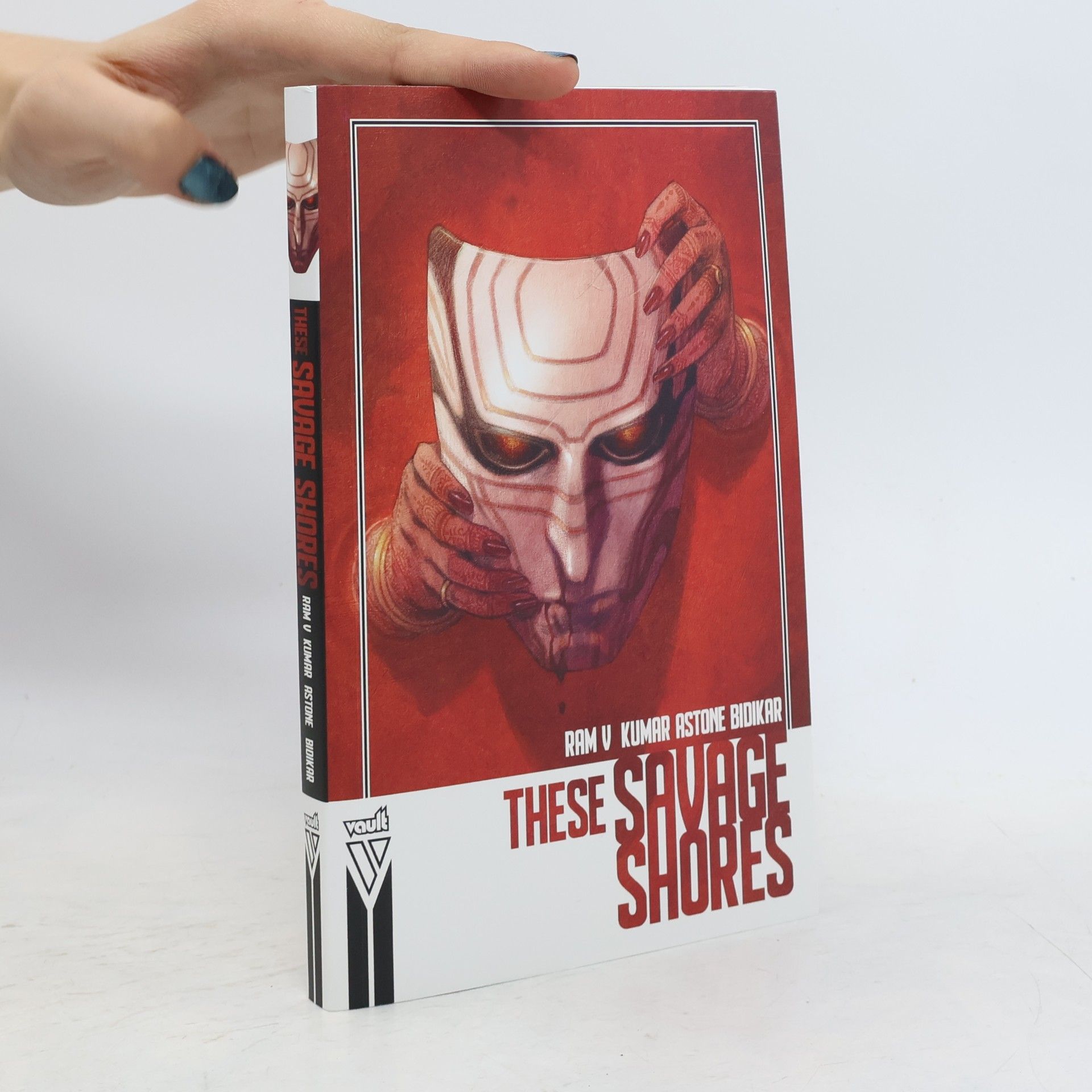 Kumar These Savage Shores (Compact Edition)