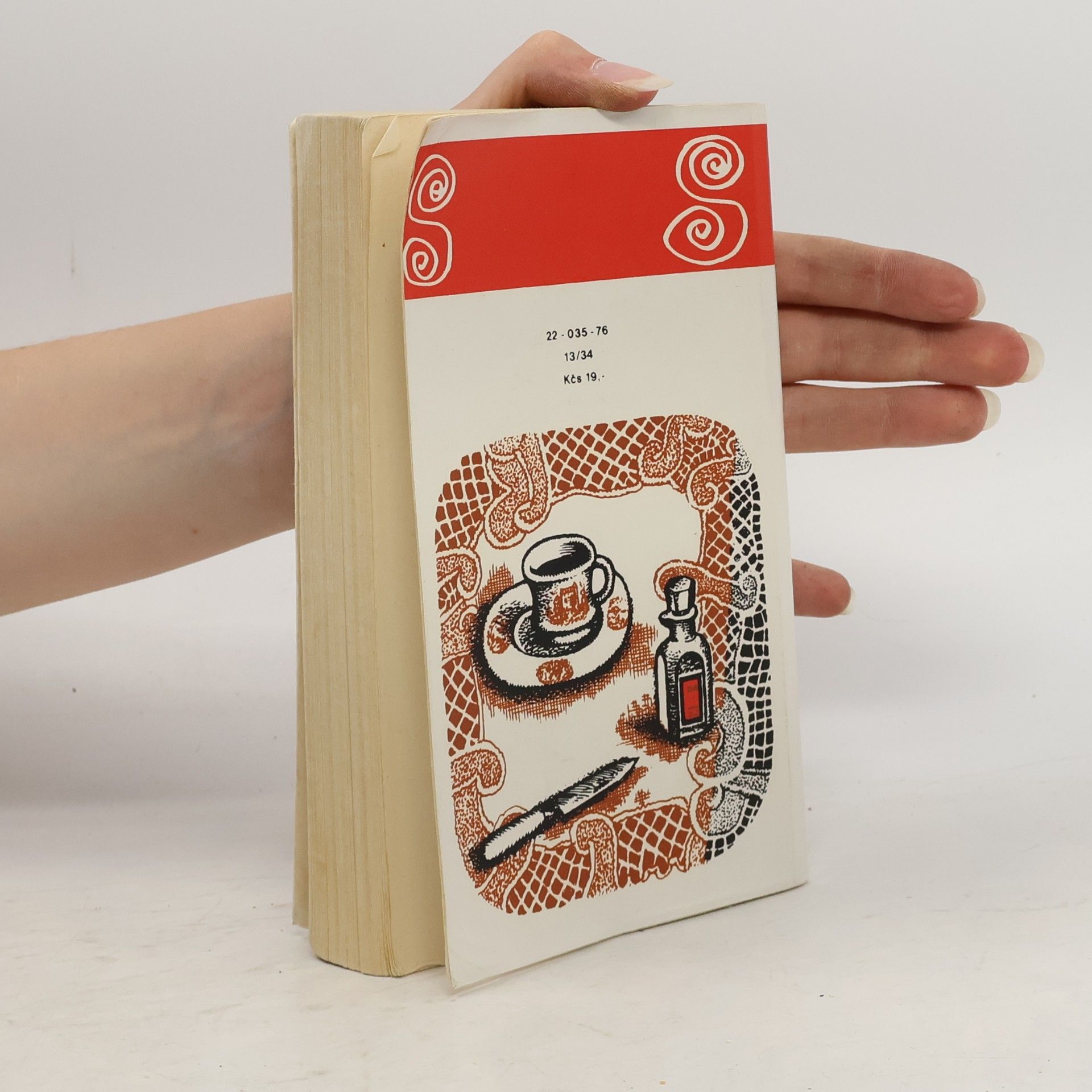 Agatha Christie 18 oříšků k rozlousknutí