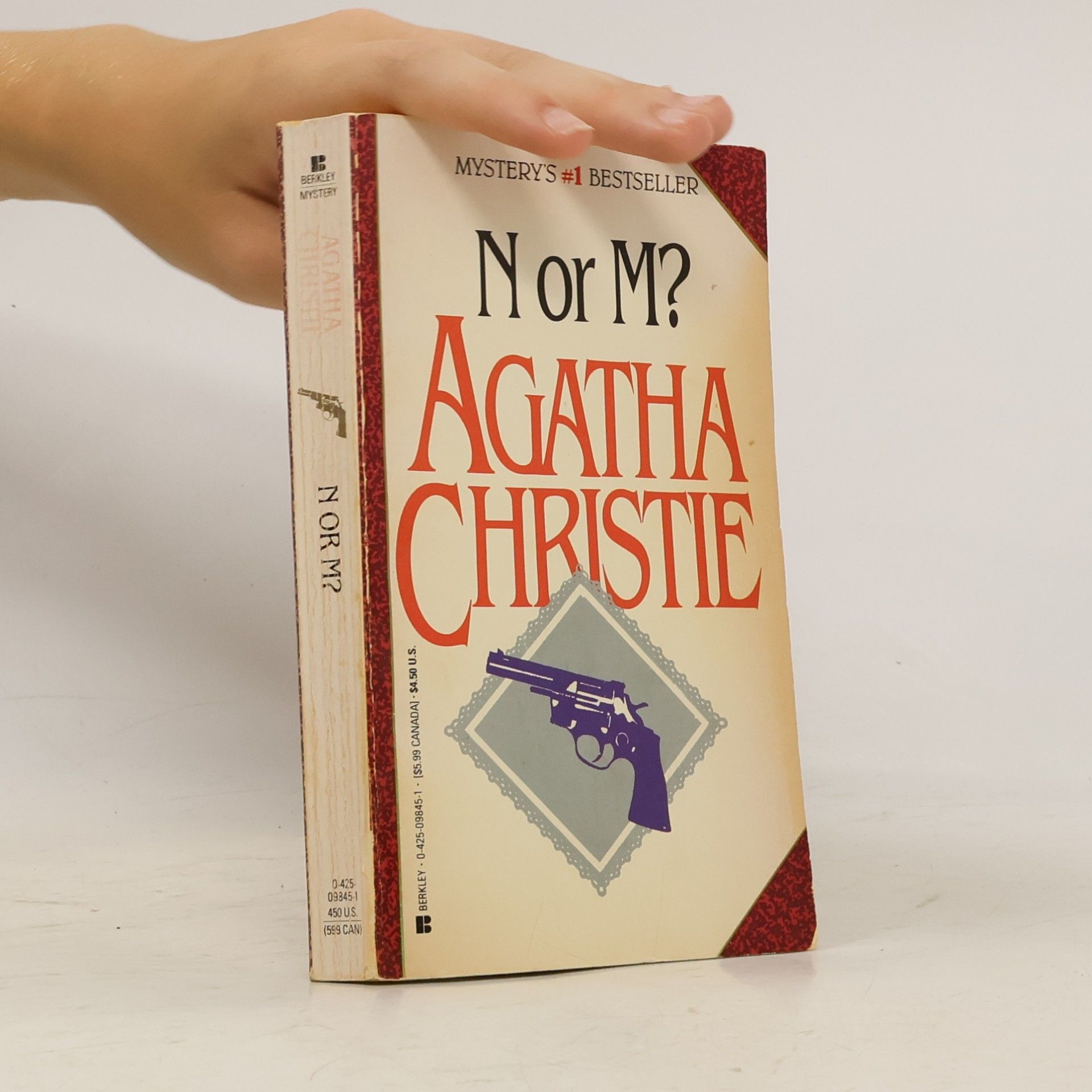 Agatha Christie N Or M?