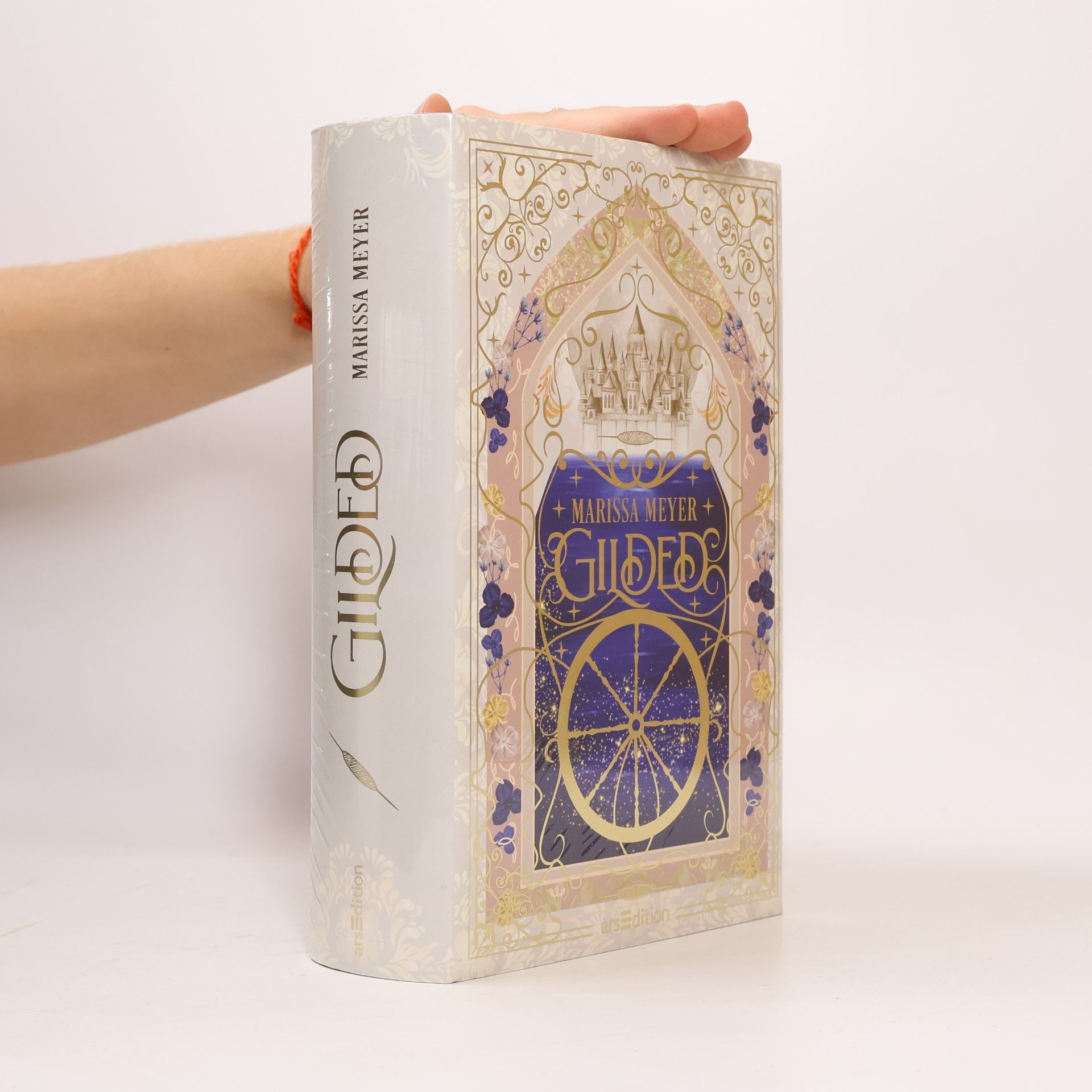 Marissa Meyer Gilded