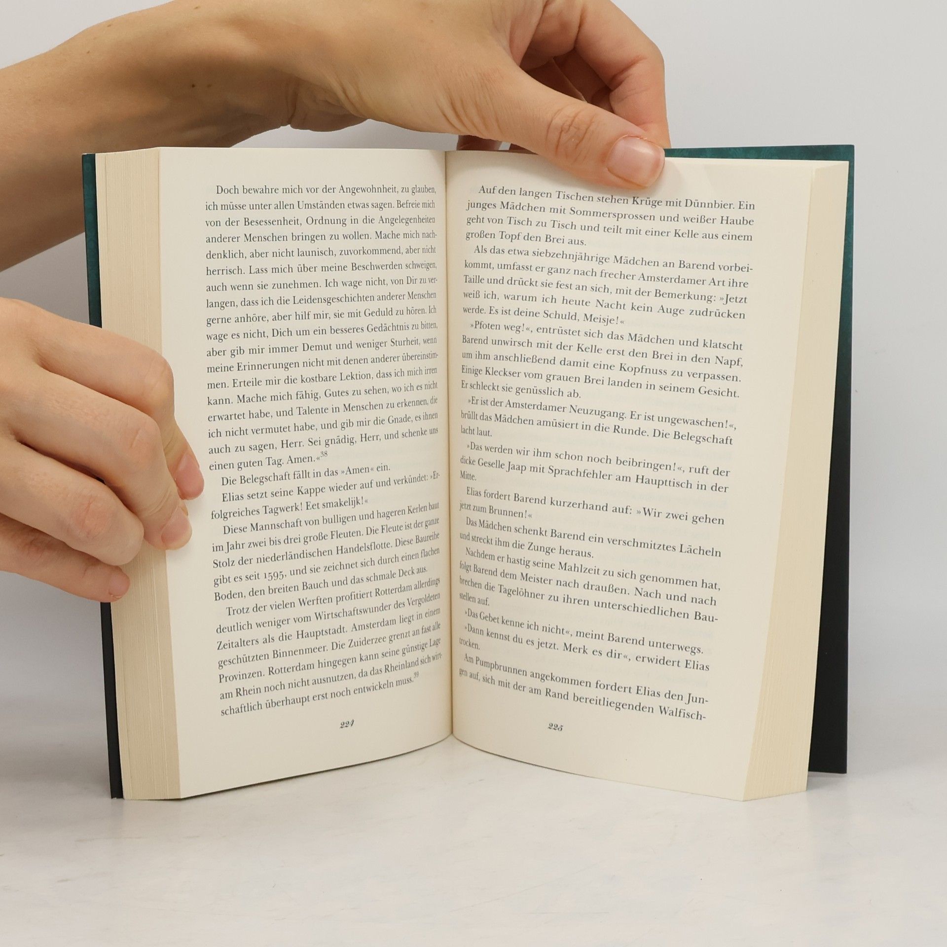 Hape Kerkeling Gebt mir etwas Zeit: Meine Chronik der Ereignisse | Hape Kerkeling über seinen Lebensweg und die bewegte Geschichte seiner Familie. Der #1-SPIEGEL-Bestseller jetzt im Taschenbuch