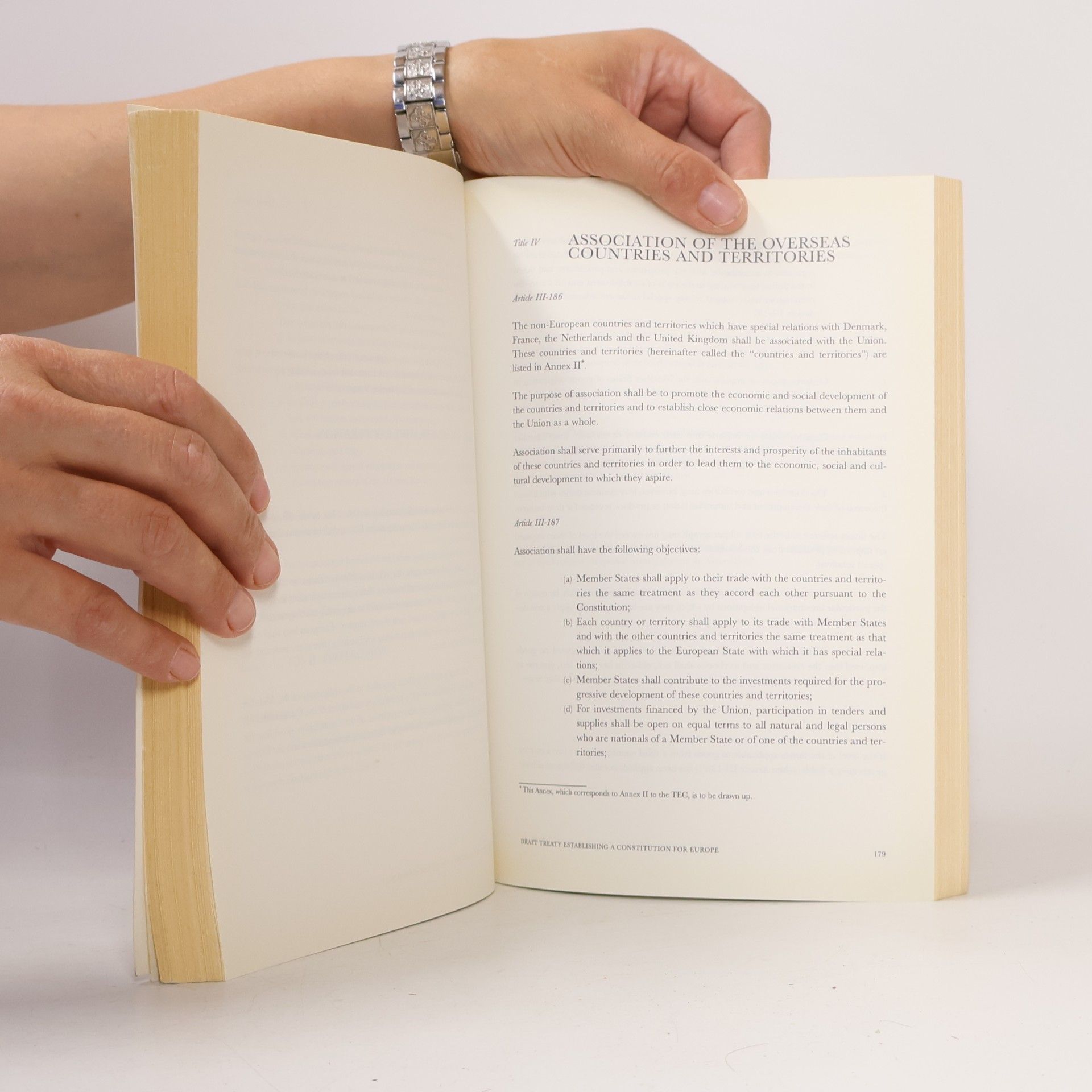 Kolektiv autorů Draft Treaty Establishing a Constitution for Europe