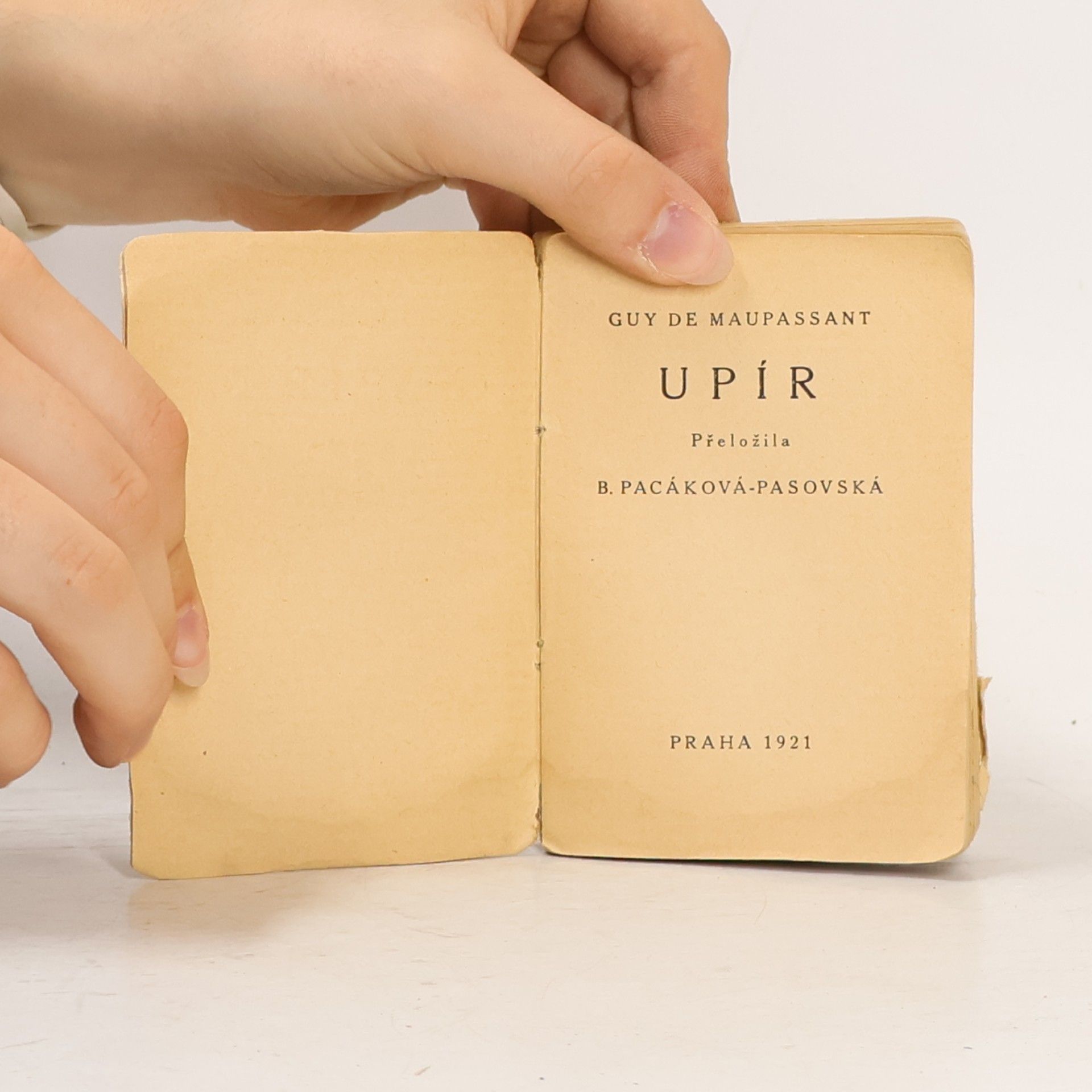 Guy de Maupassant Upír