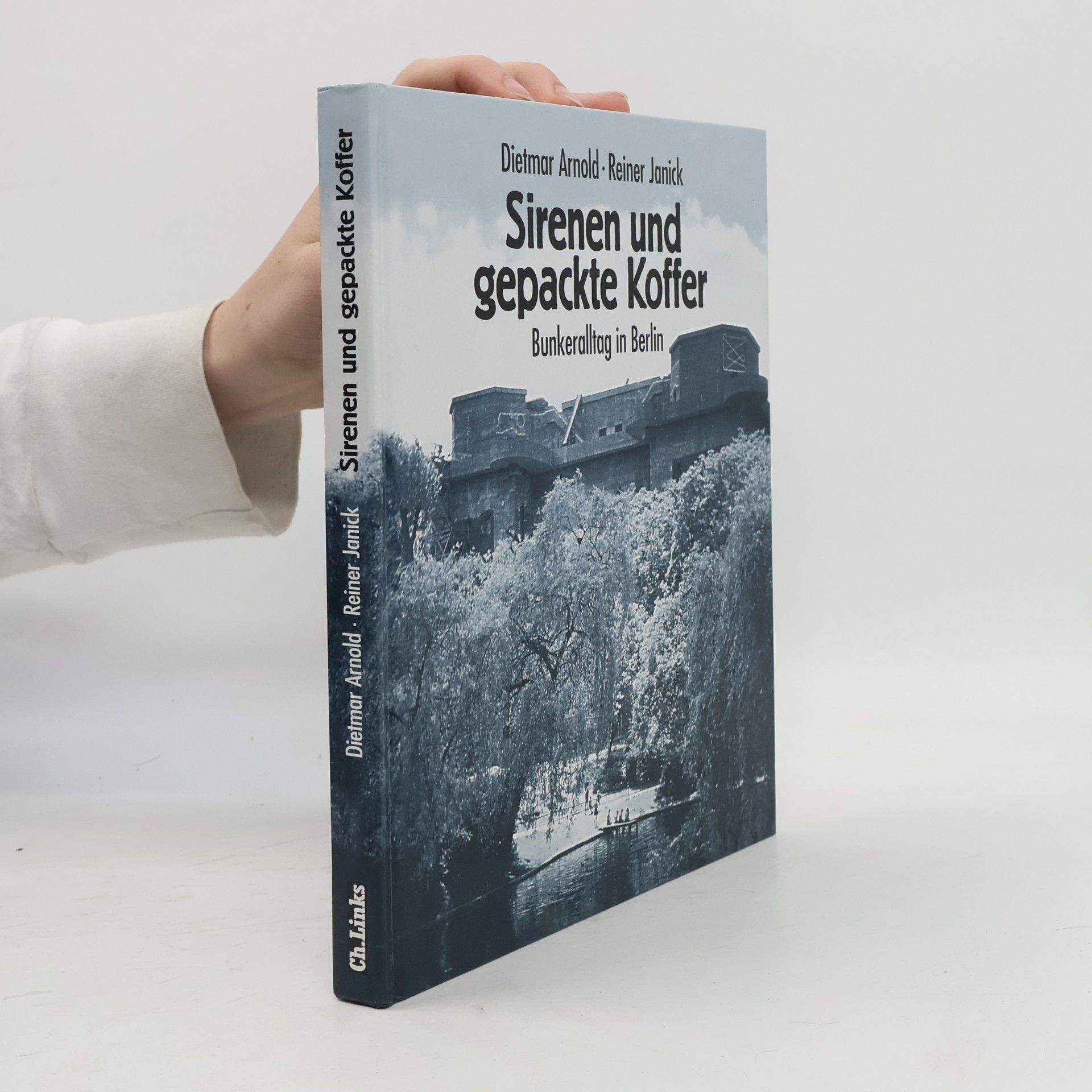 Gudrun Neumann Sirenen und gepackte Koffer