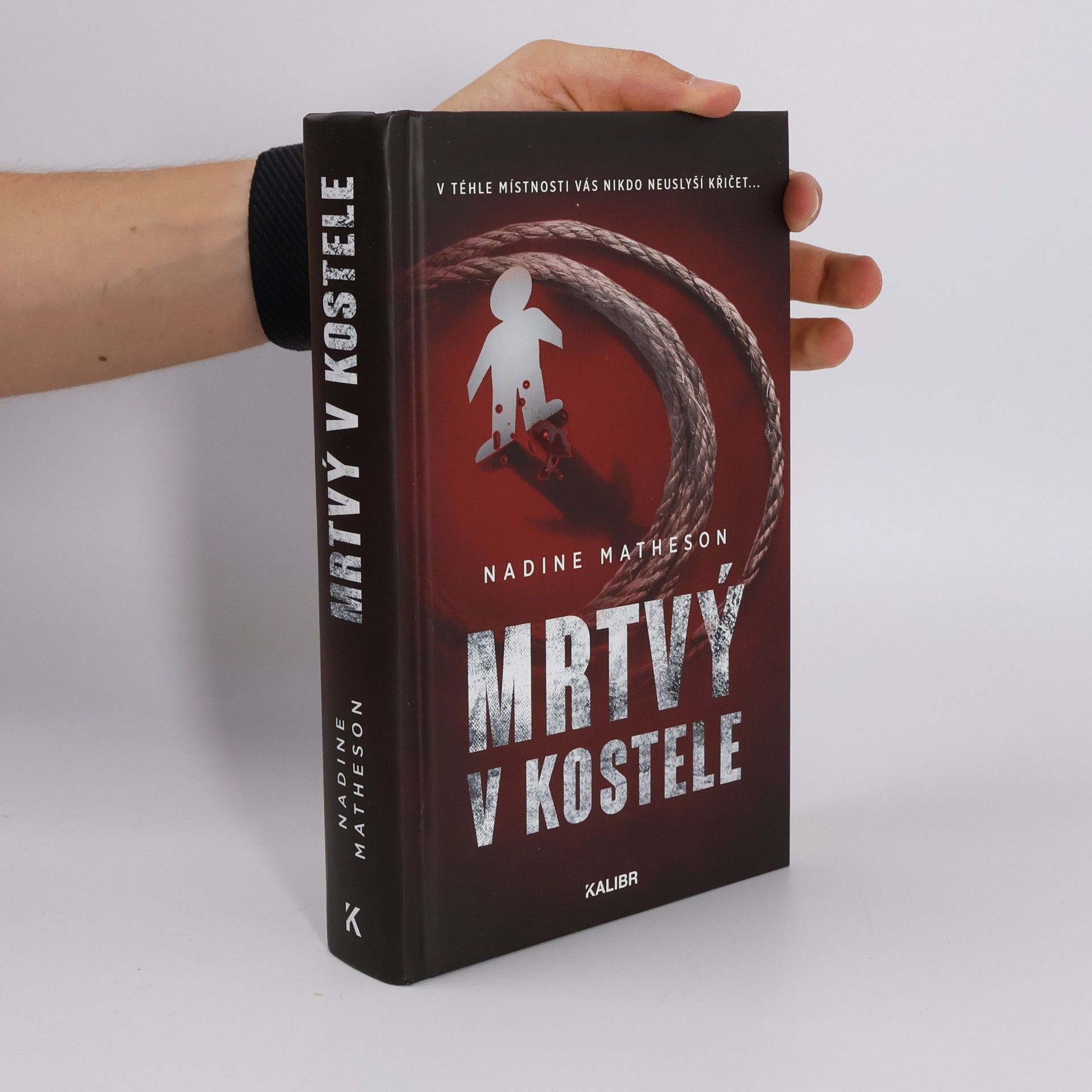 Nadine Matheson Mrtvý v kostele