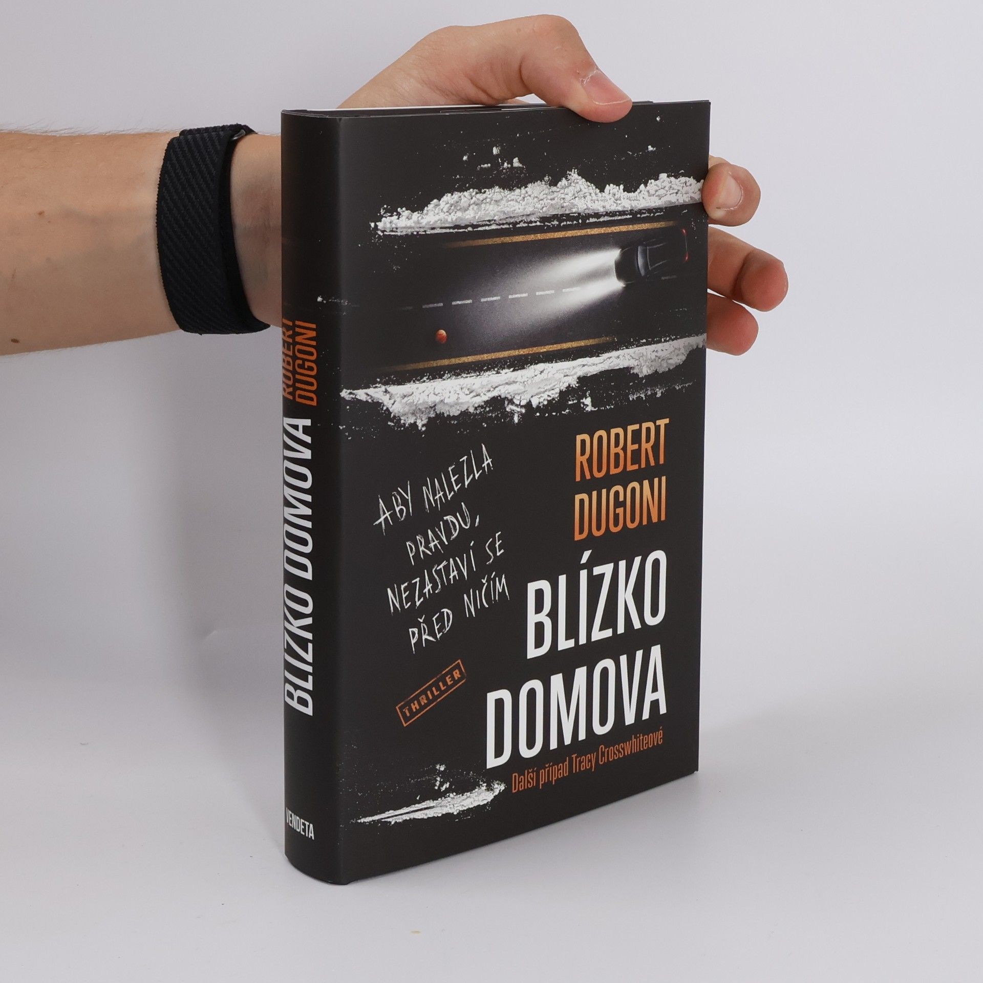 Robert Dugoni Blízko domova
