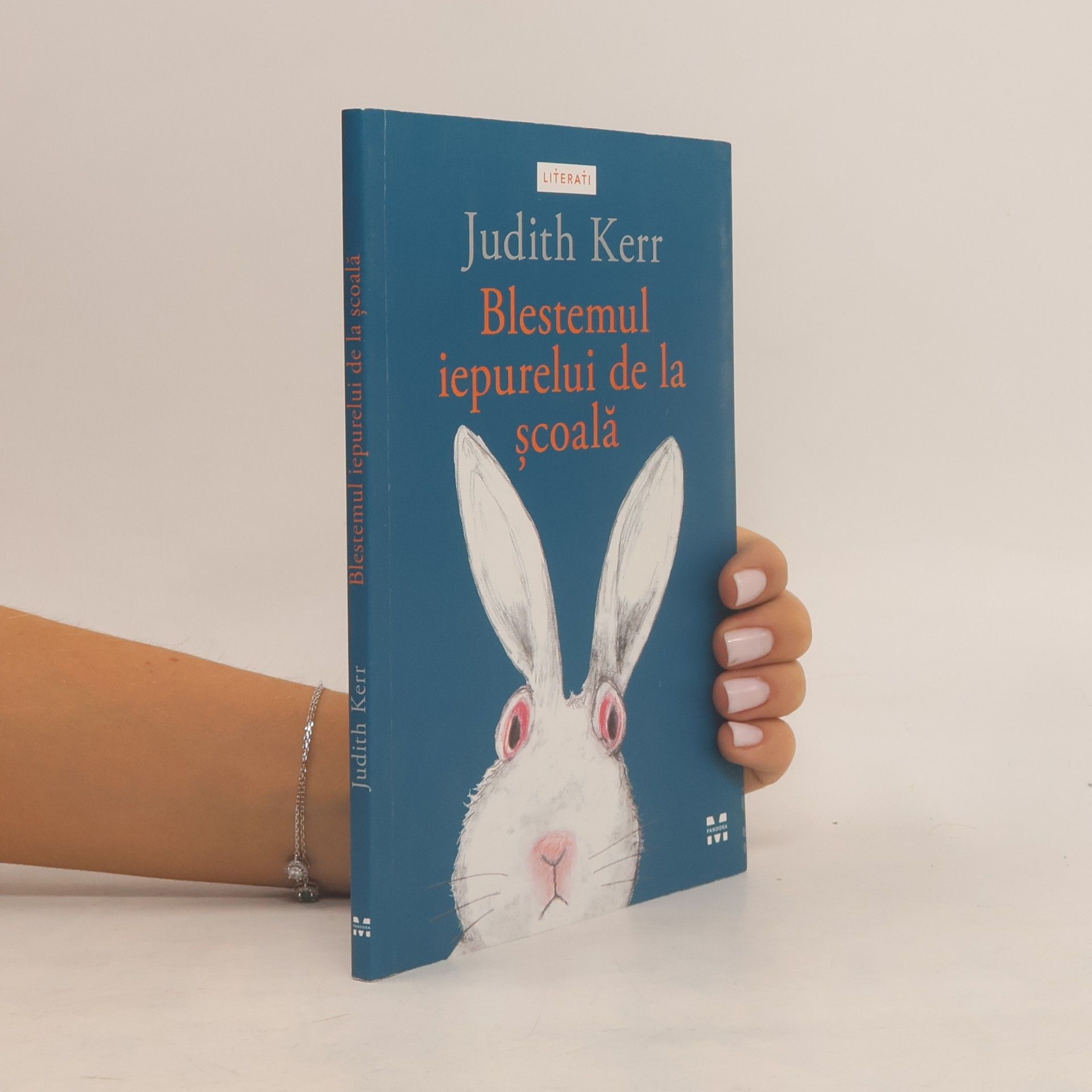 Judith Kerr Blestemul iepurelui de la școală