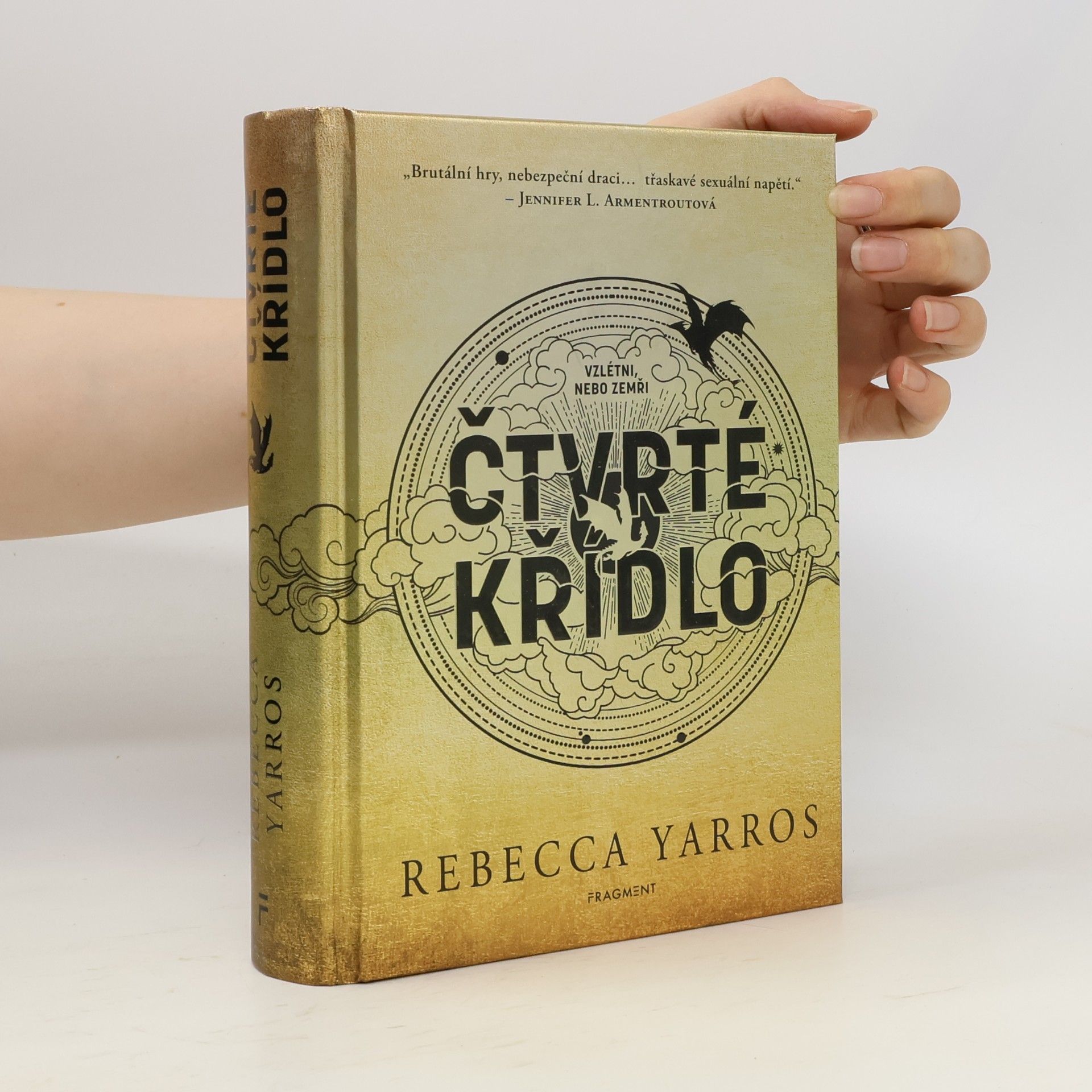 Rebecca Yarros Čtvrté křídlo