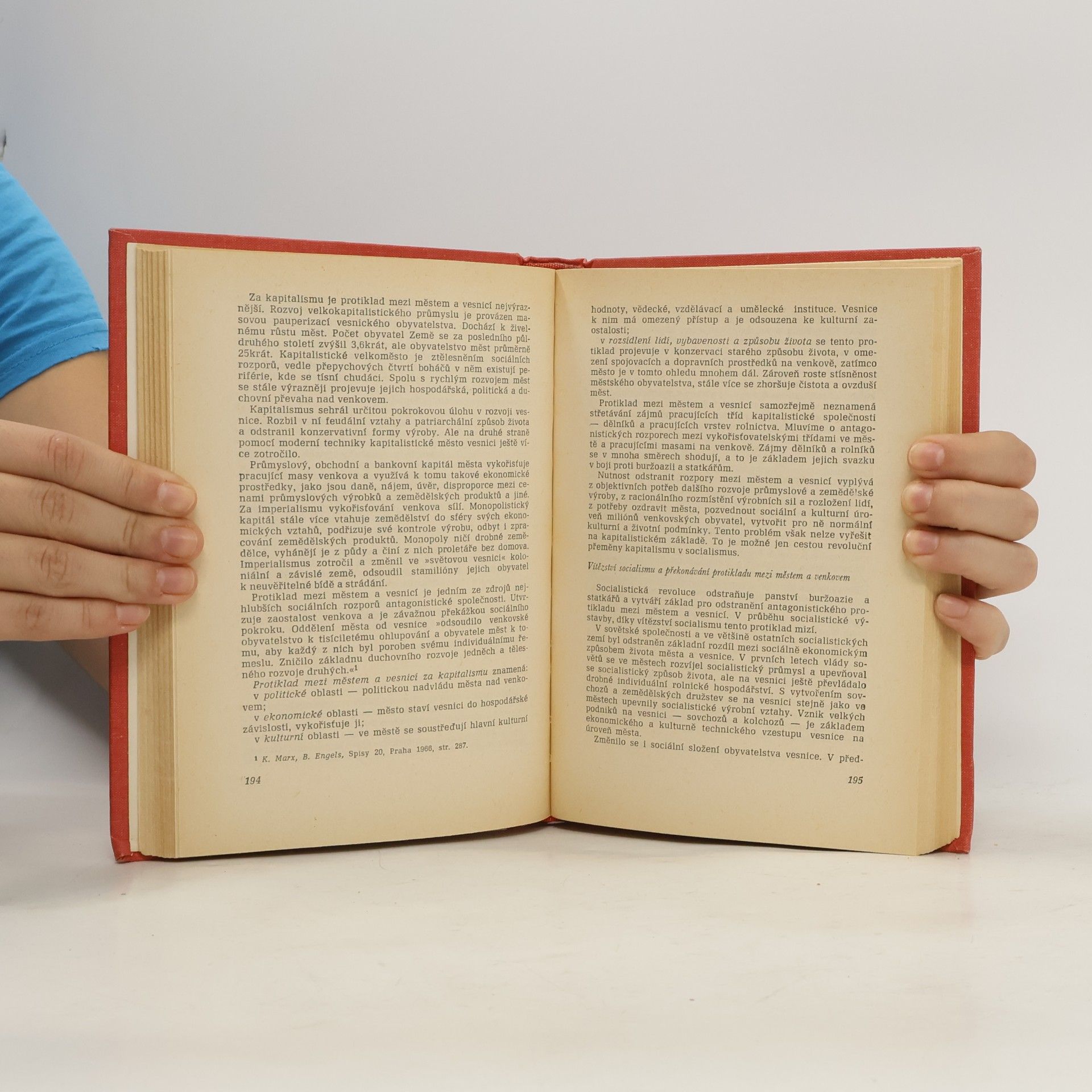 Autorenkollektiv Vědecký komunismus