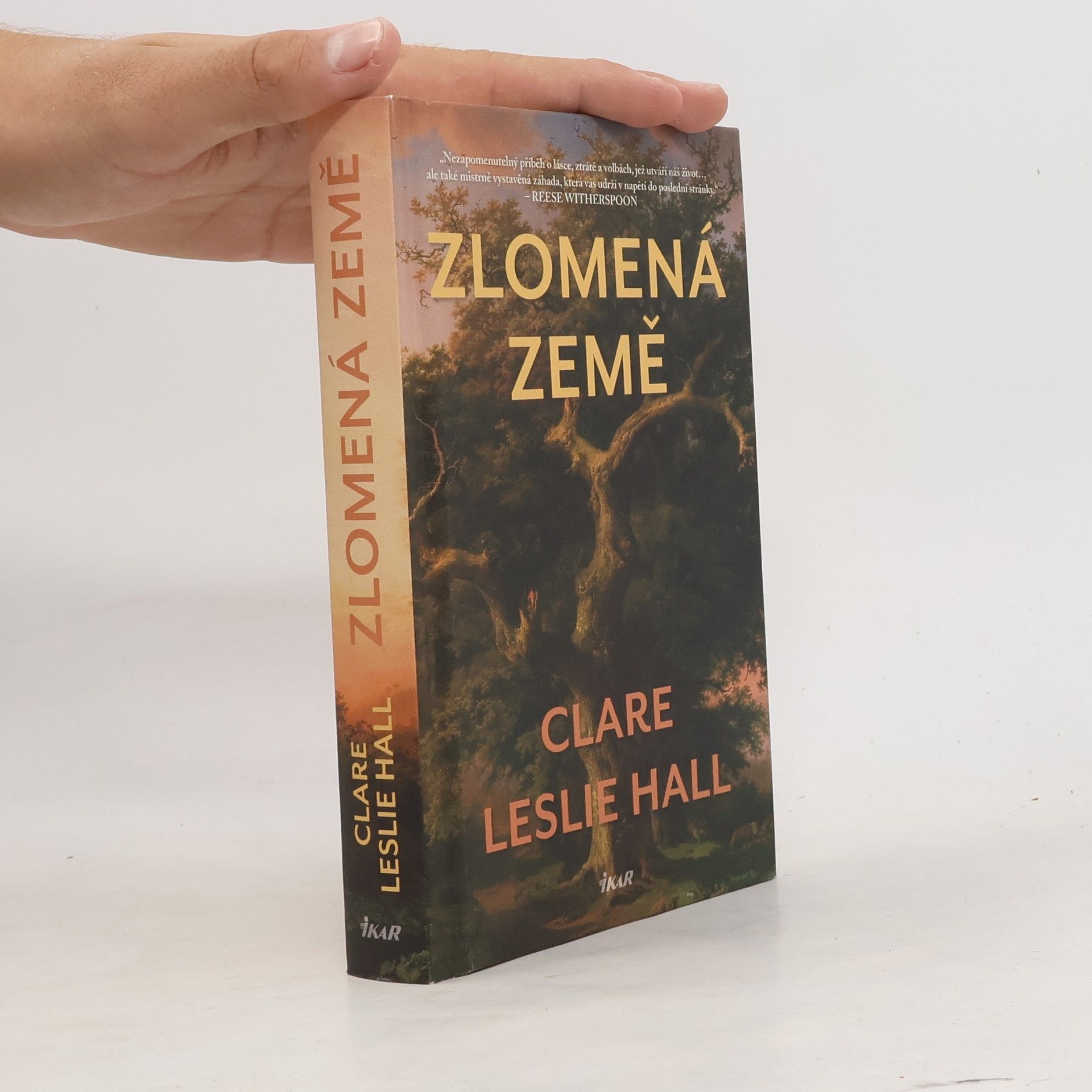 Clare Leslie Hall Zlomená země