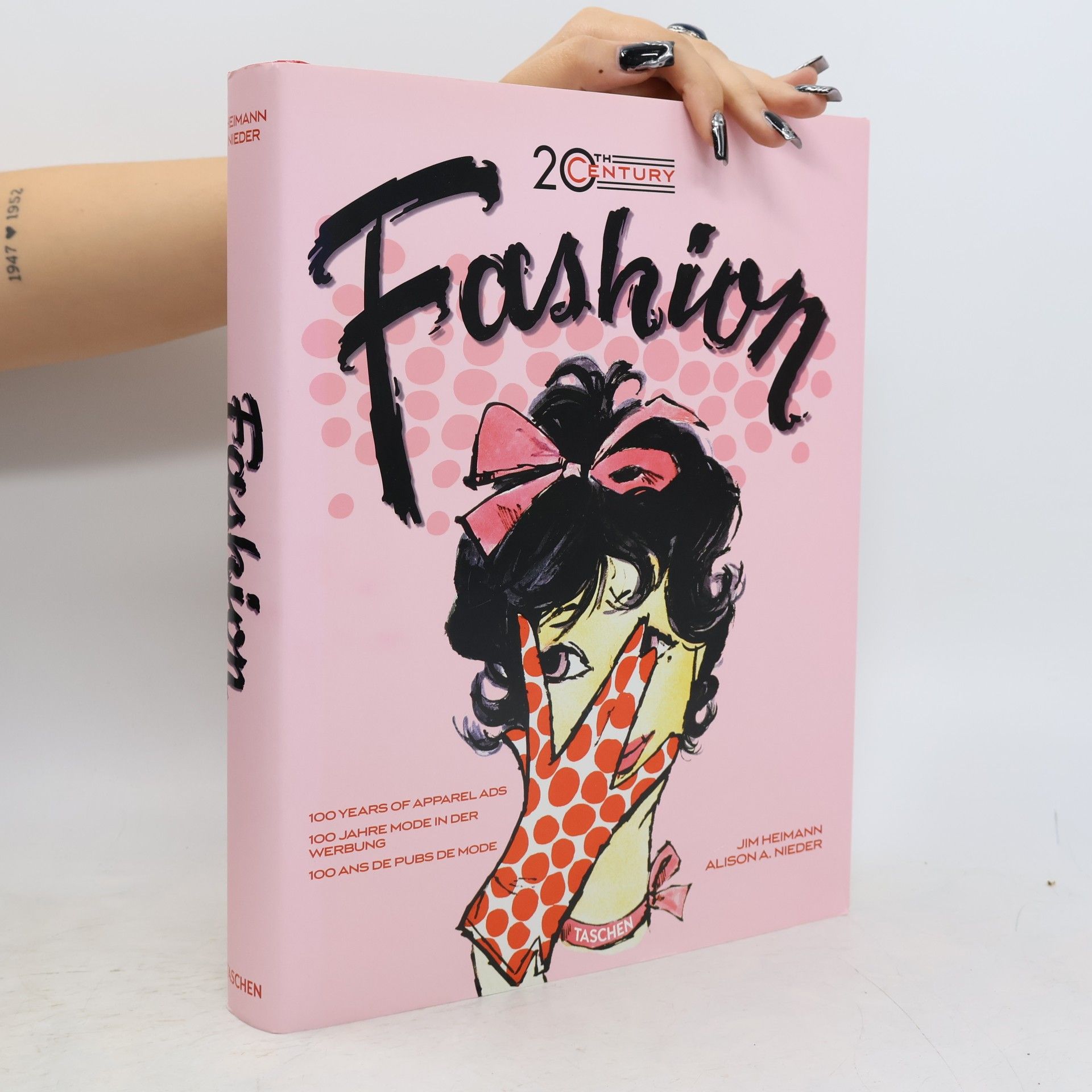Alison A. Nieder 20th century fashion