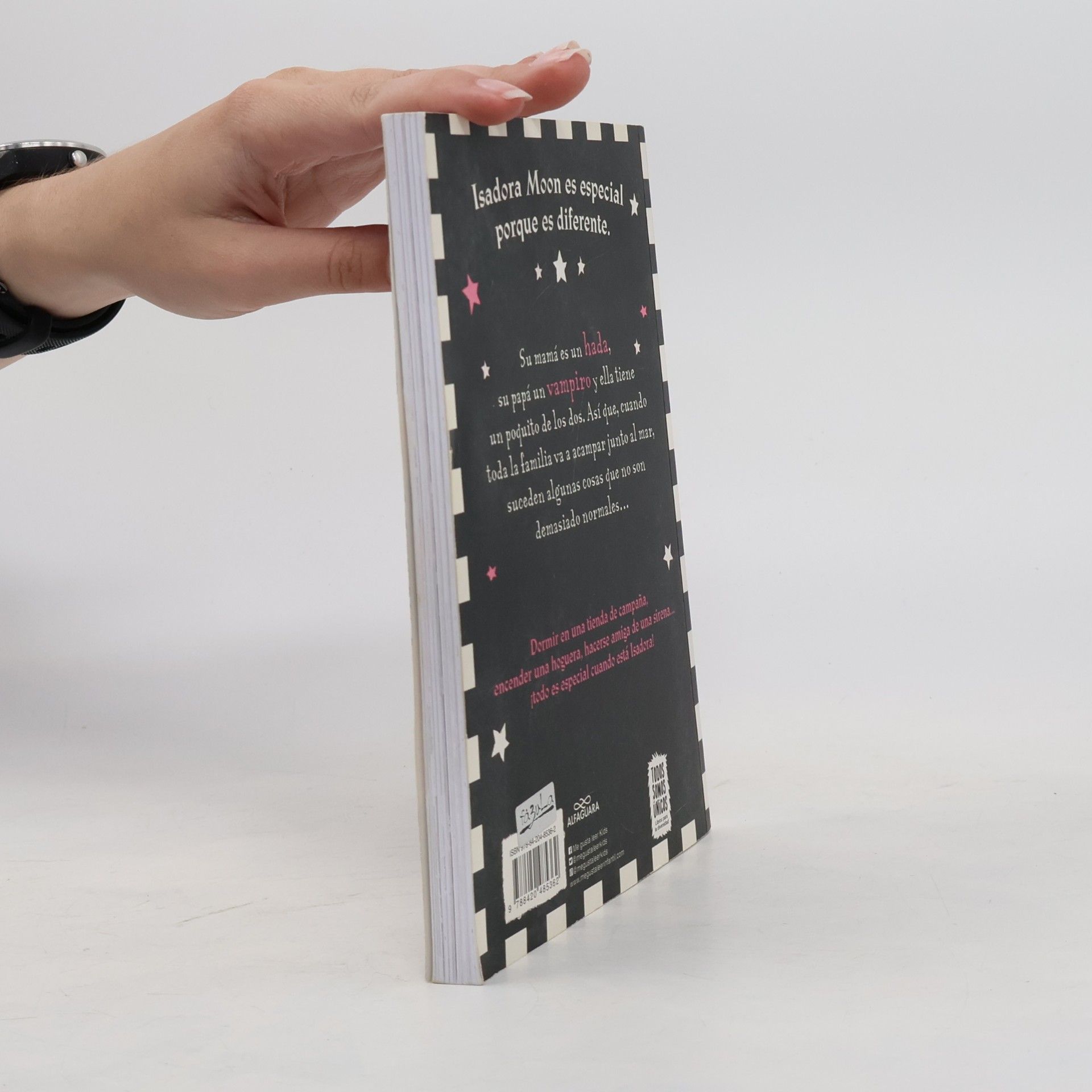 Harriet Muncaster Isadora Moon Va de Excursión / Isadora Moon Goes Camping (Isadora Moon, Book 2)
