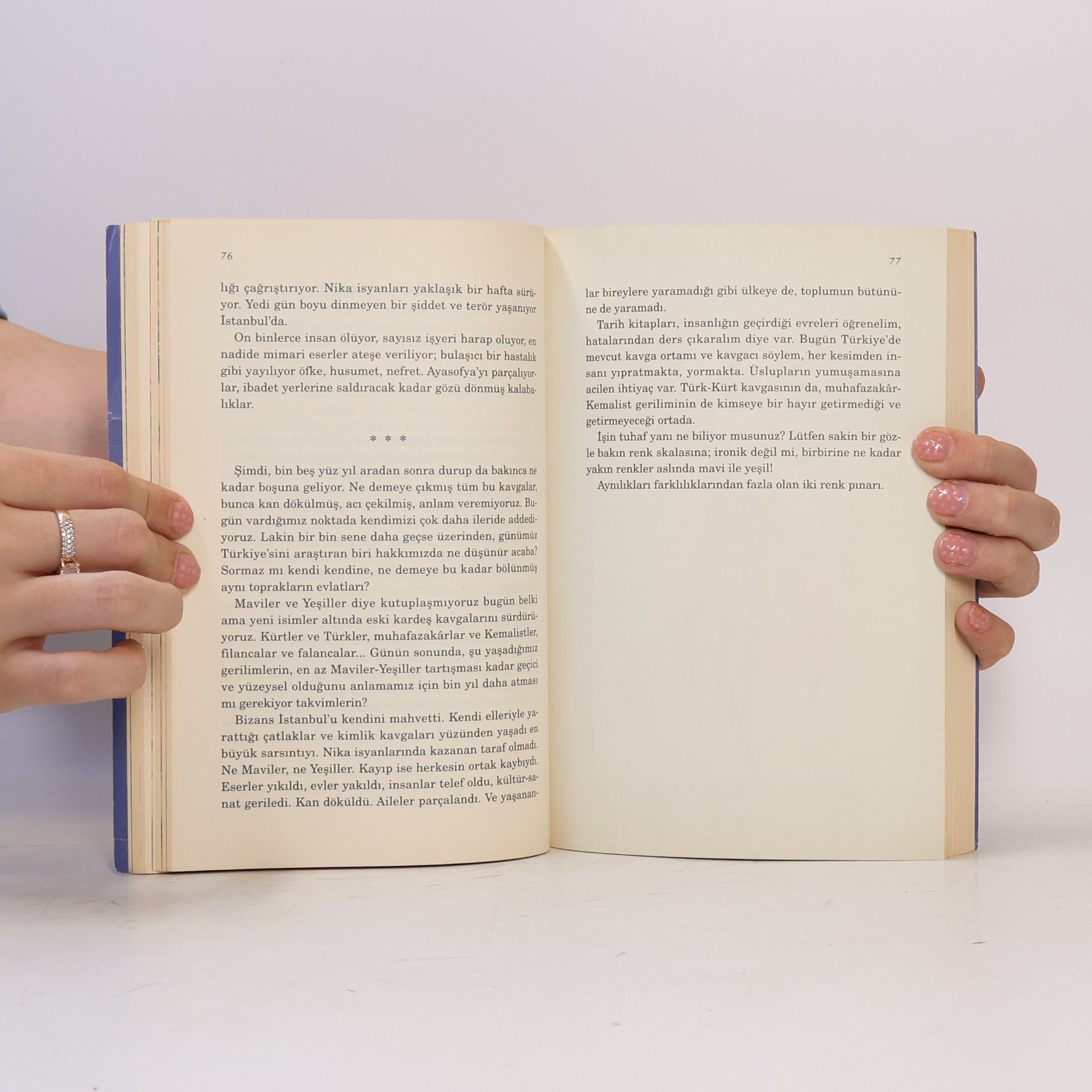 Elif Shafak Sanma ki Yalnızsın - 100.000 Adet