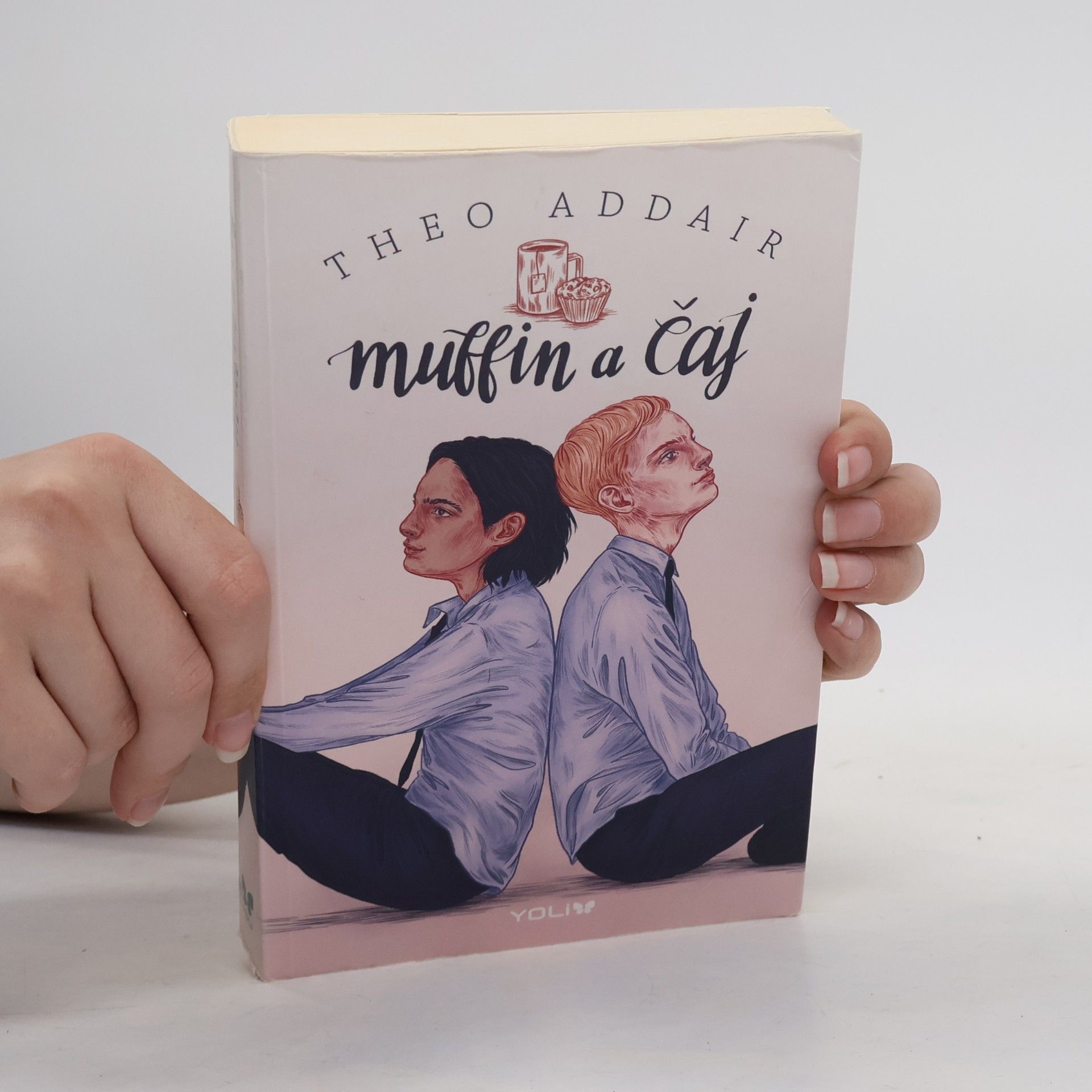 Theo Addair Muffin a čaj
