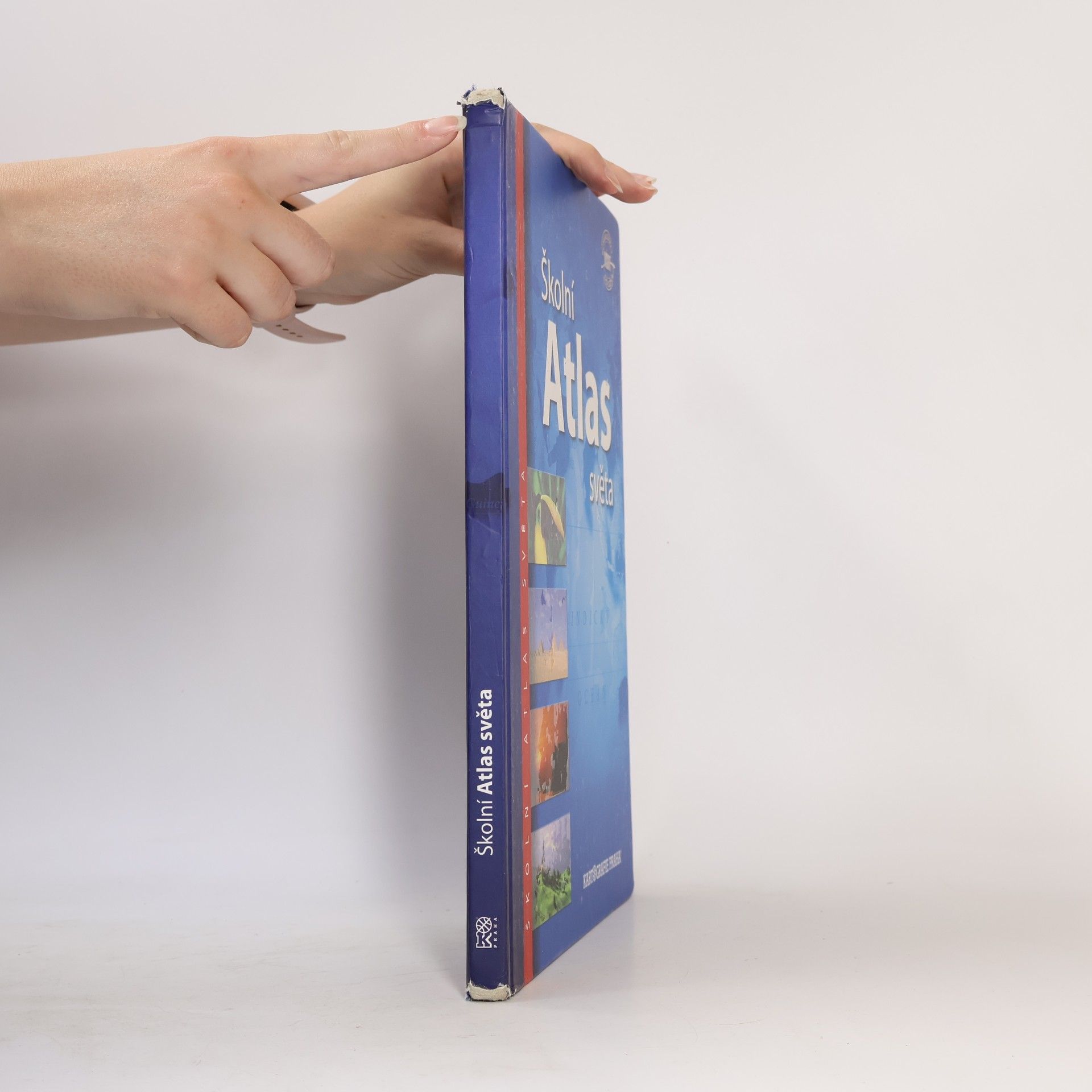 Kolektív autorov Školní atlas světa