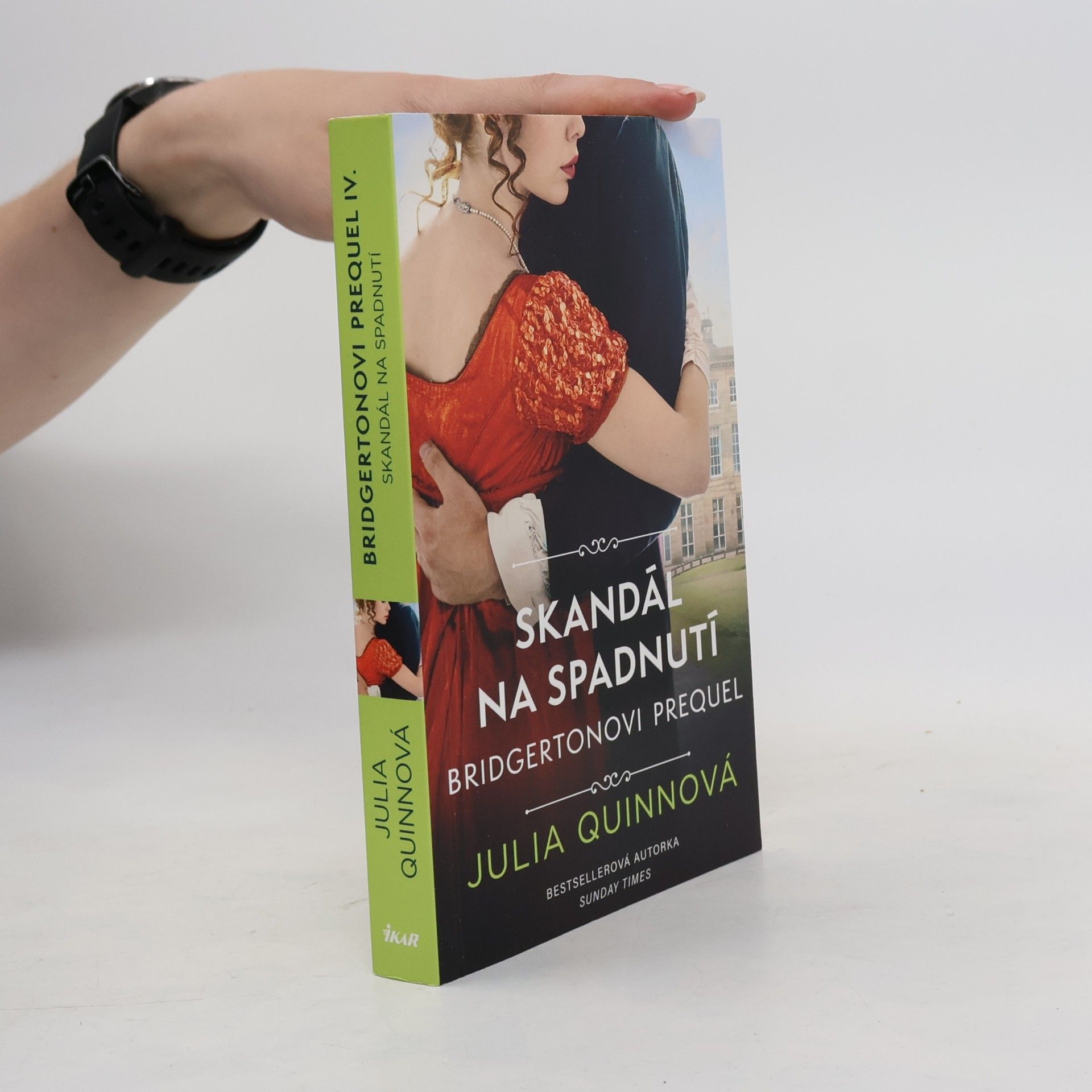 Julie Quinnová Skandál na spadnutí