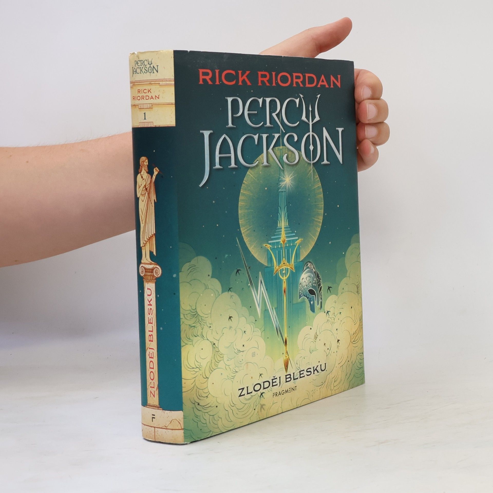 Rick Riordan Percy Jackson. Zloděj blesku