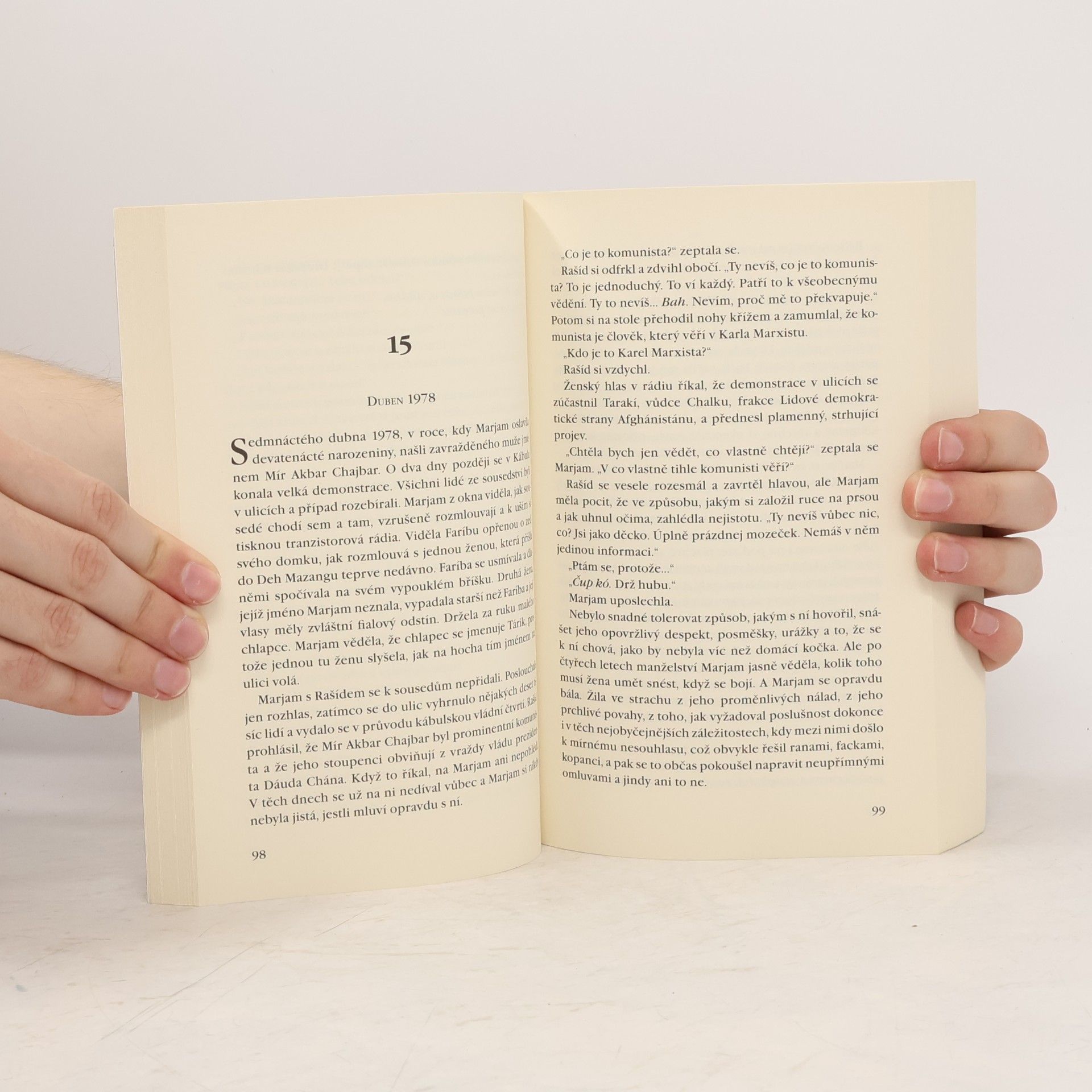 Khaled Hosseini Tisíce planoucích sluncí