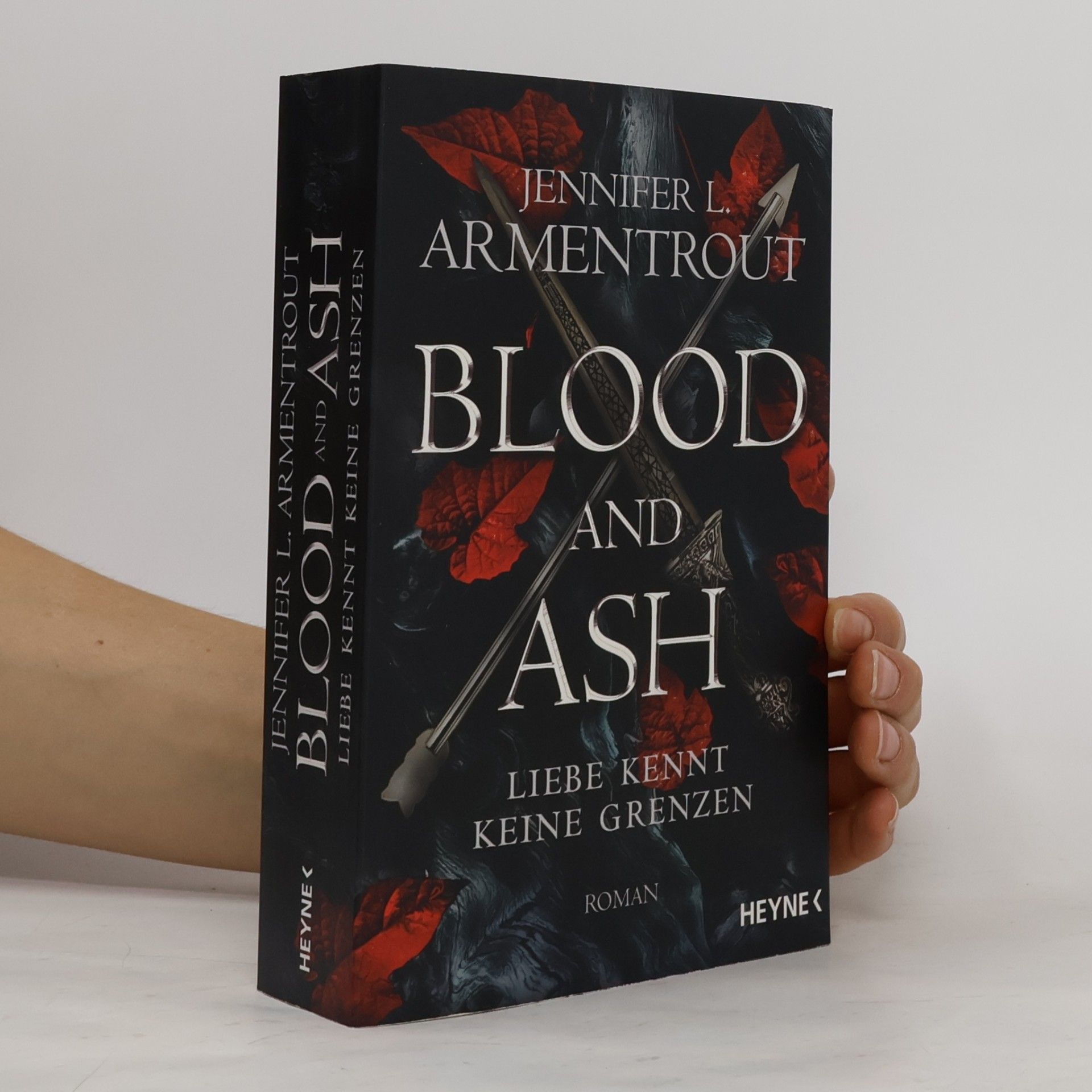 Jennifer L. Armentrout Blood and Ash