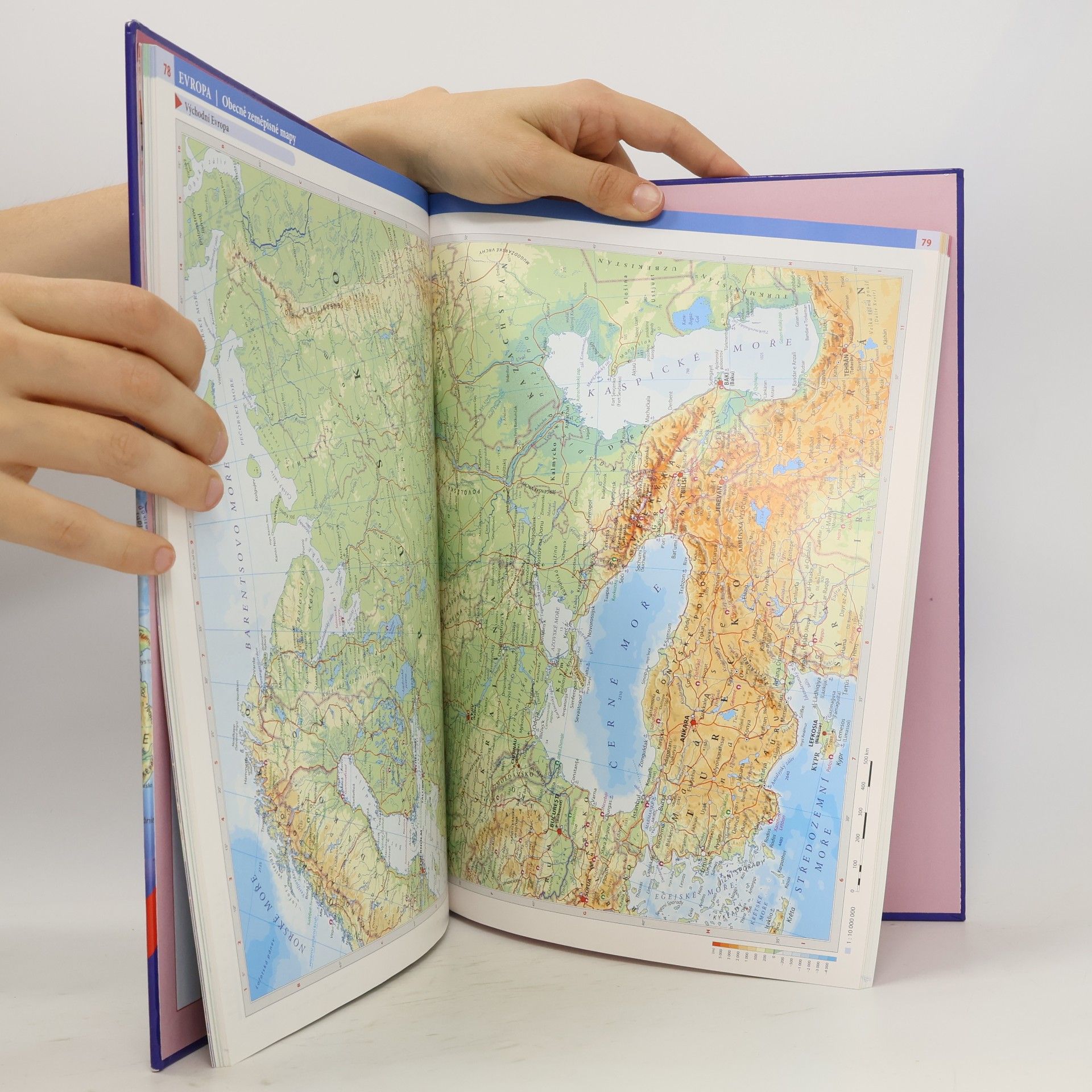 Collectif d'auteurs Školní atlas světa