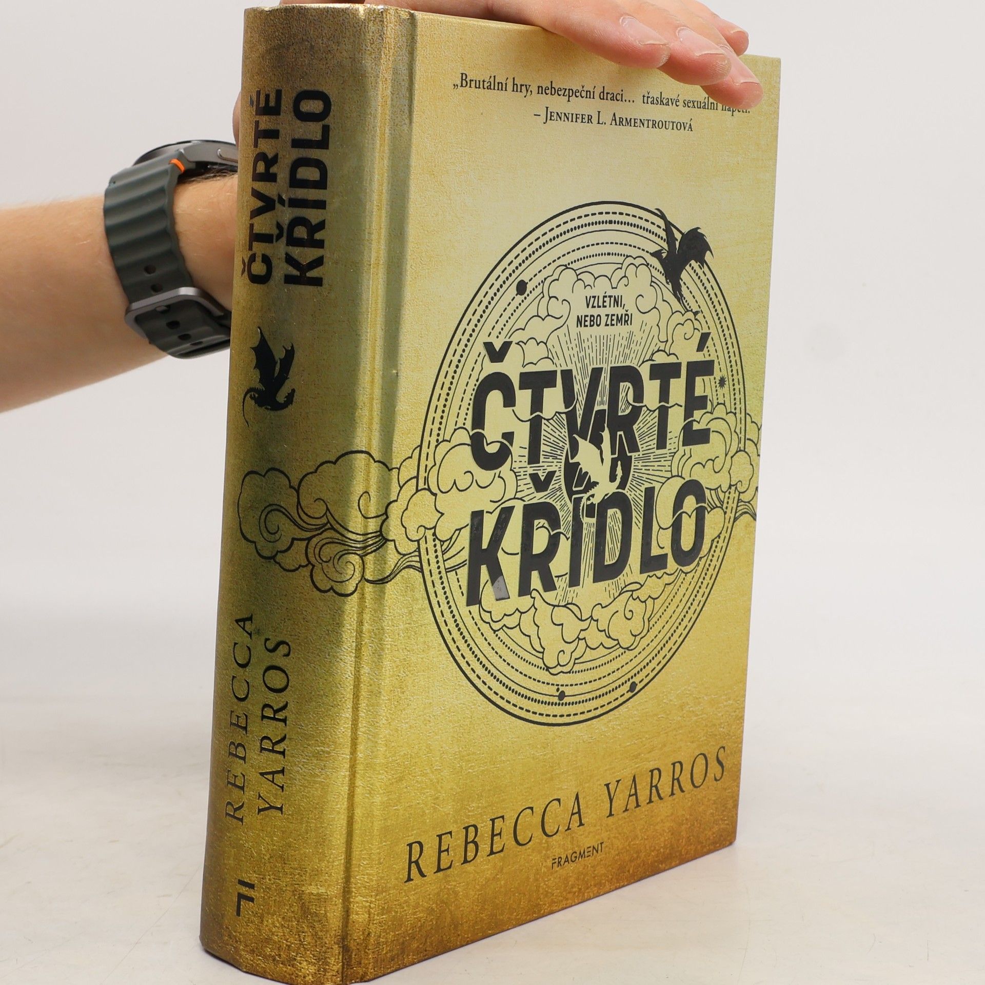 Rebecca Yarros Čtvrté křídlo