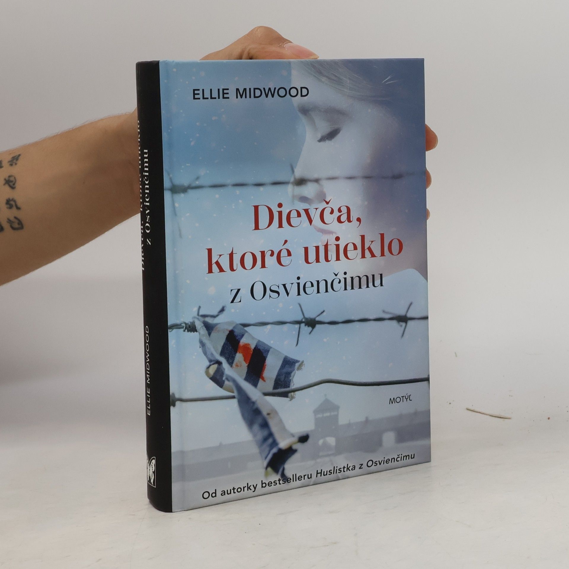Ellie Midwood Dievča, ktoré utieklo z Osvienčimu
