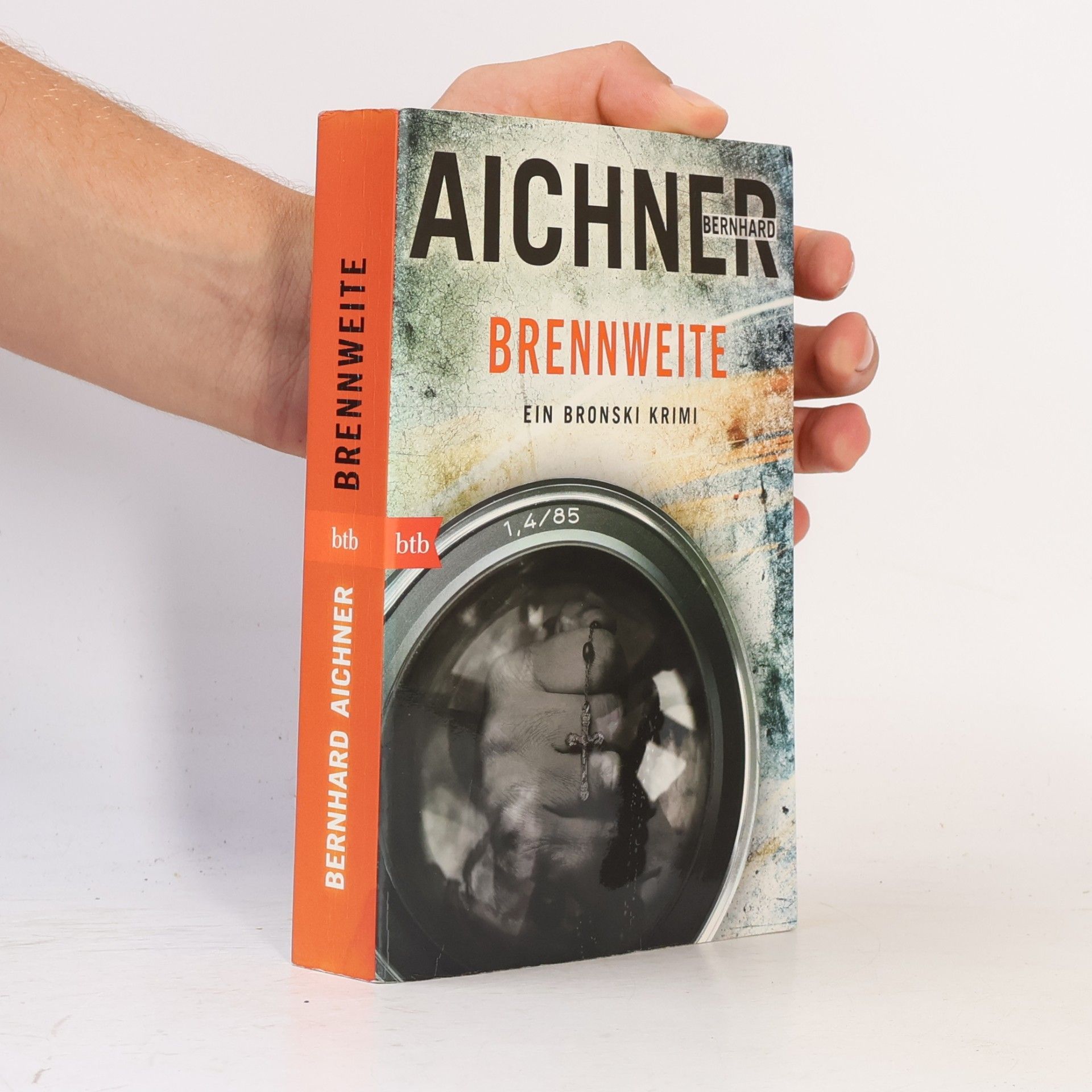 Bernhard Aichner Brennweite