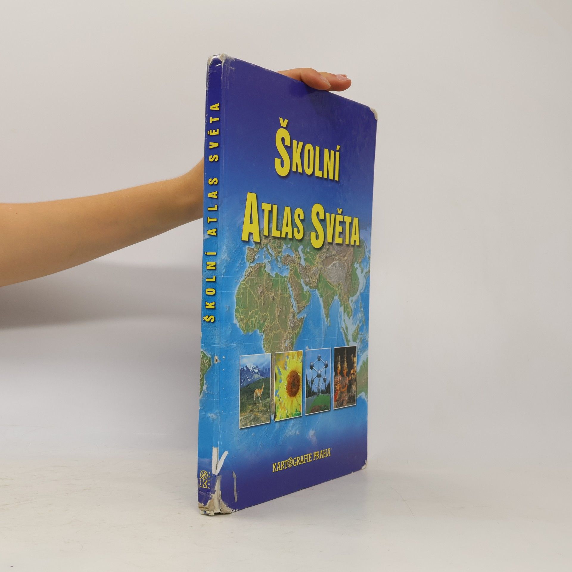 Kolektív autorov Školní atlas světa