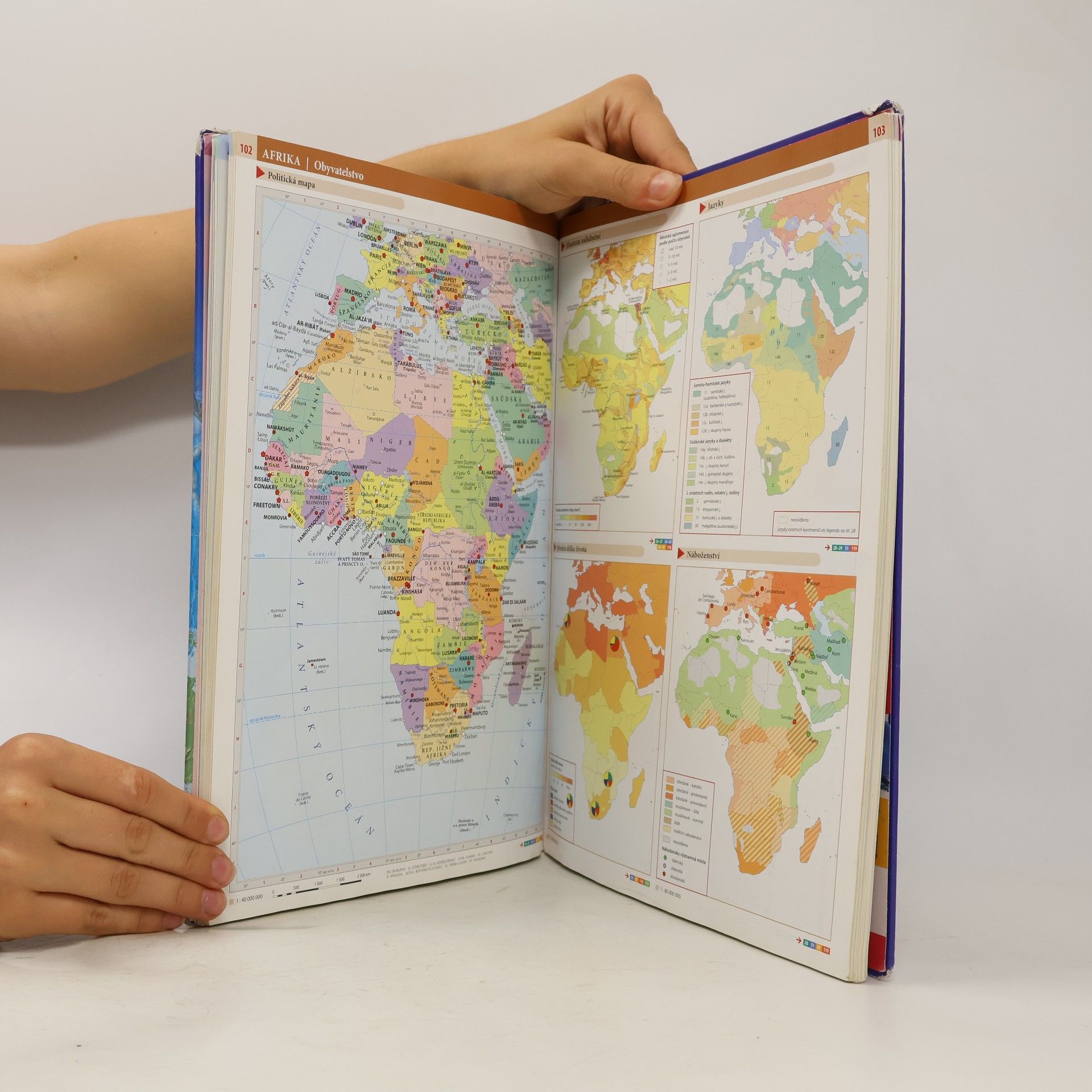 Kolektív autorov Školní atlas světa
