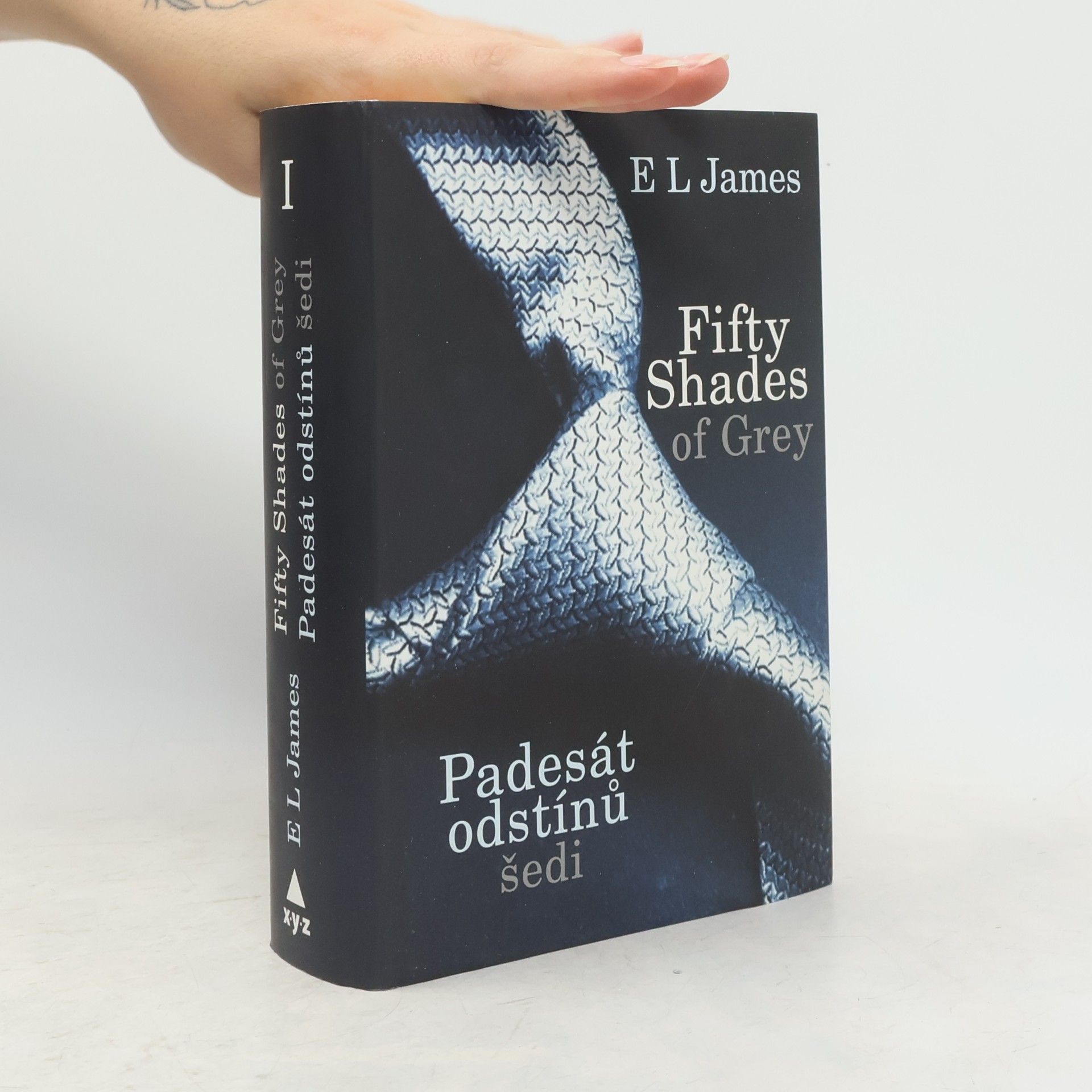 E. L. James Padesát odstínů šedi