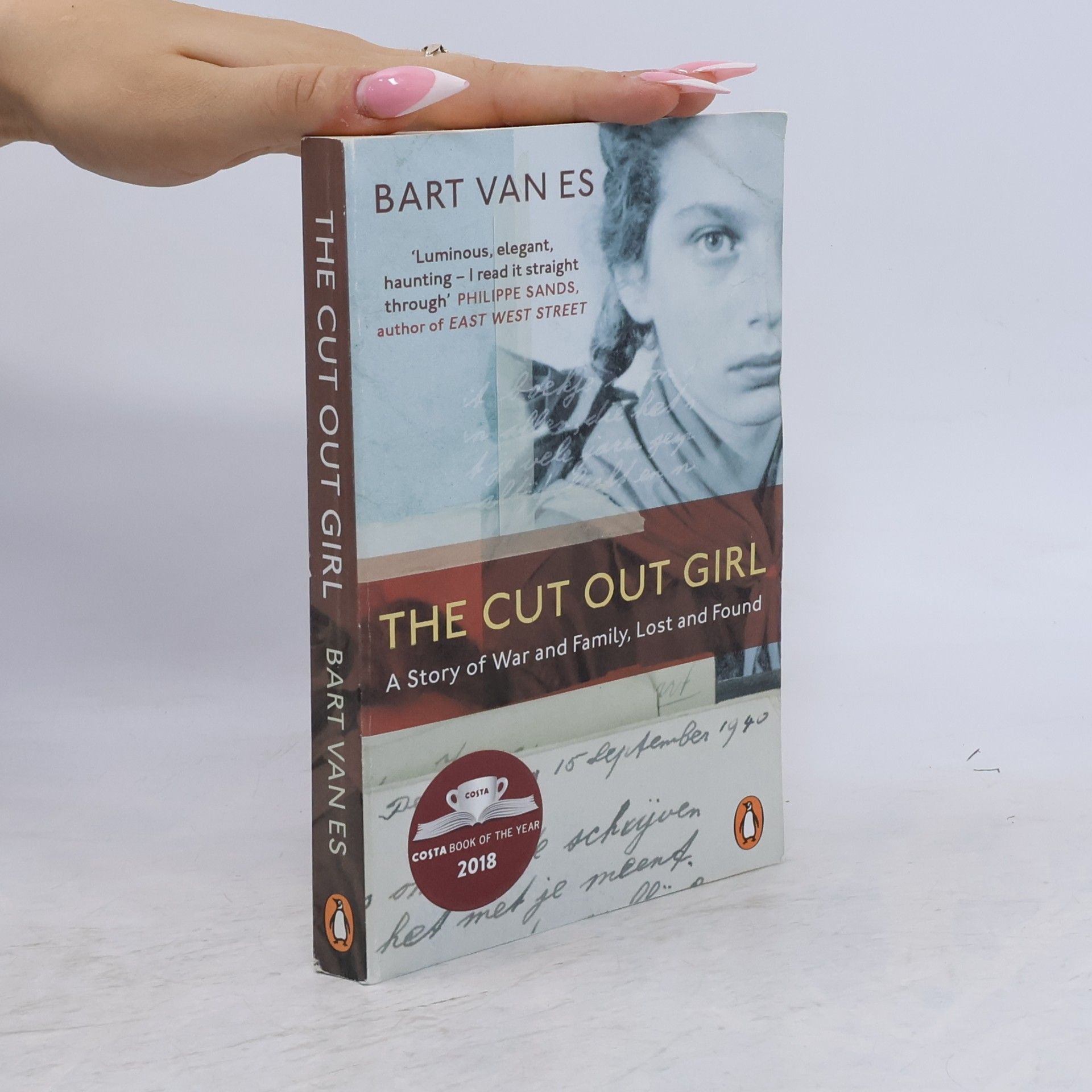 Bart Van Es The cut out girl: a story of war and family, lost and found