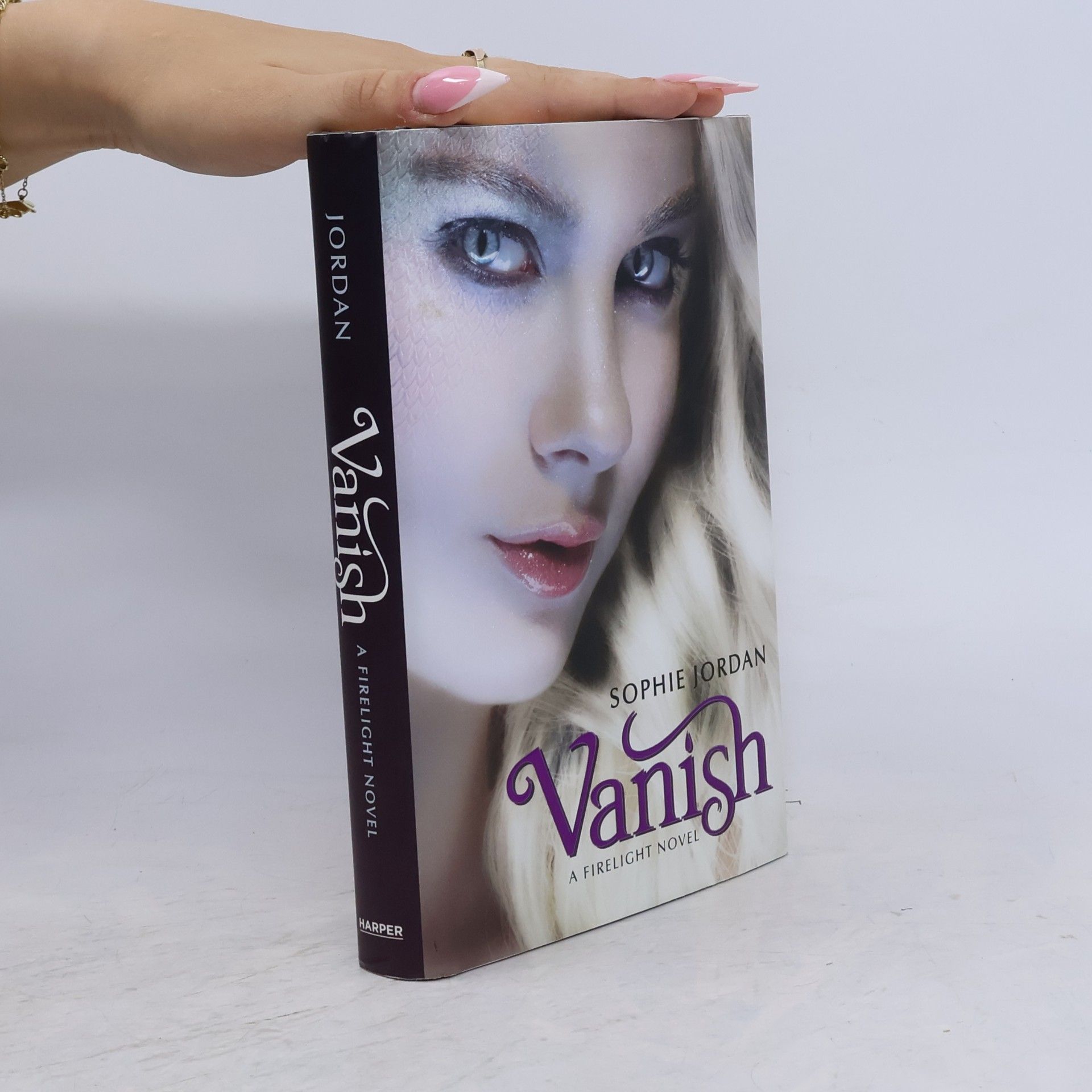 Sophie Jordan Vanish: A Firelight Novel