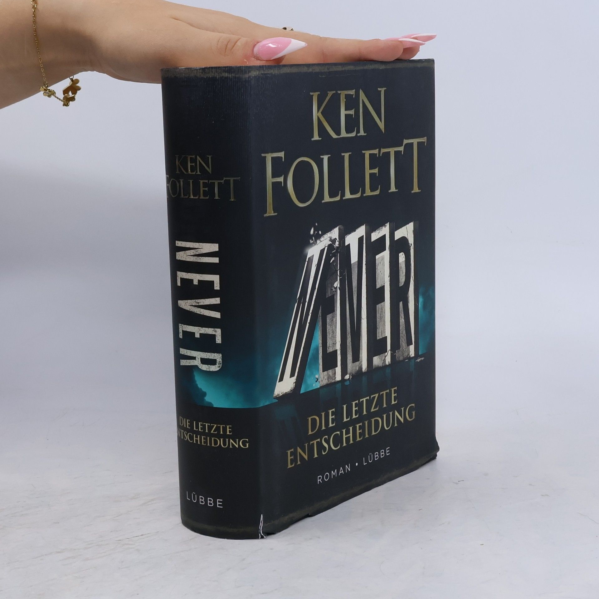 Ken Follett Never