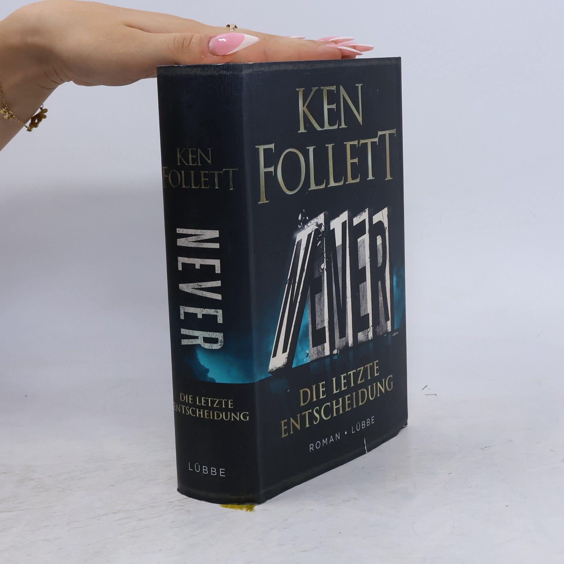 Ken Follett Never
