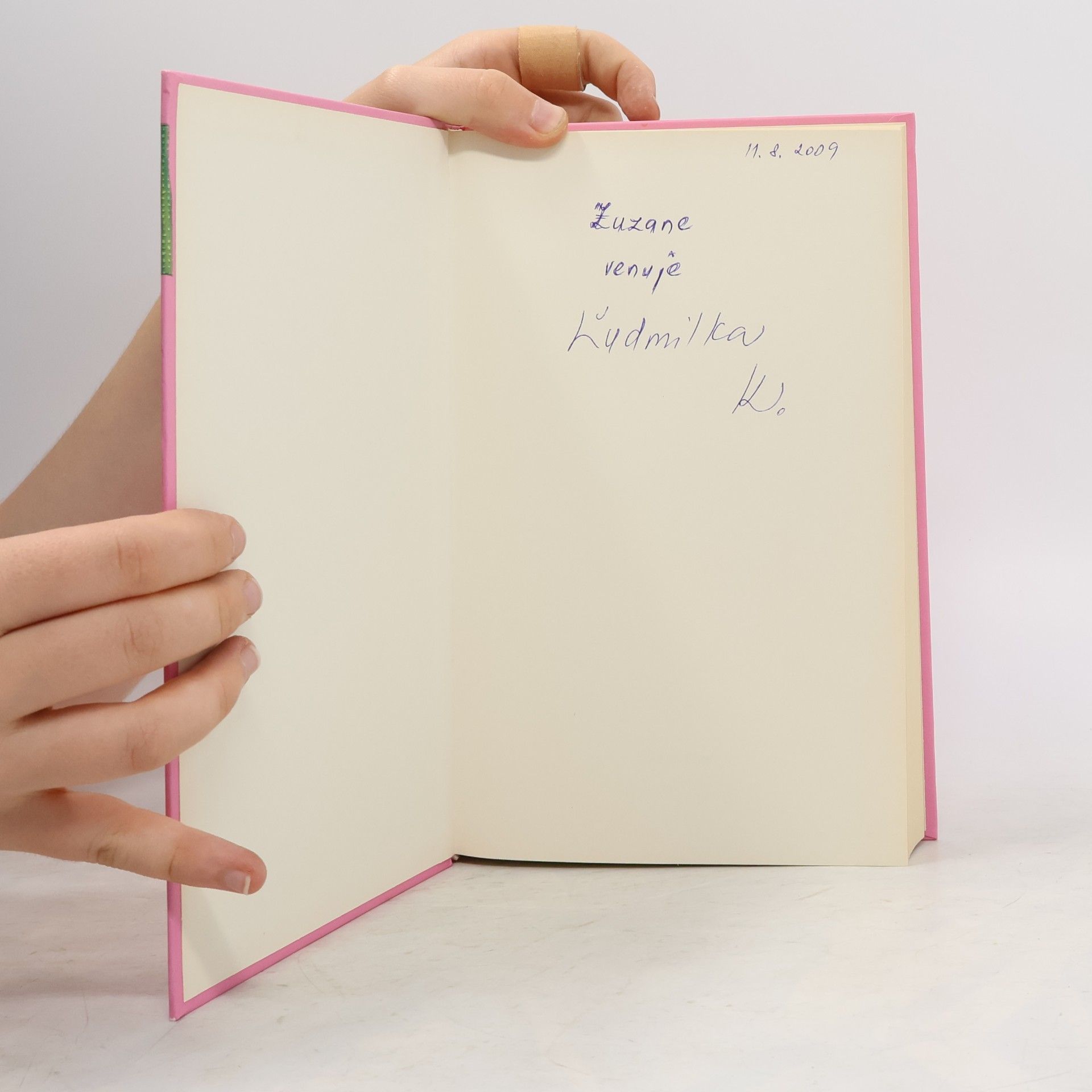 Sophie Kinsella Závislá od nákupov