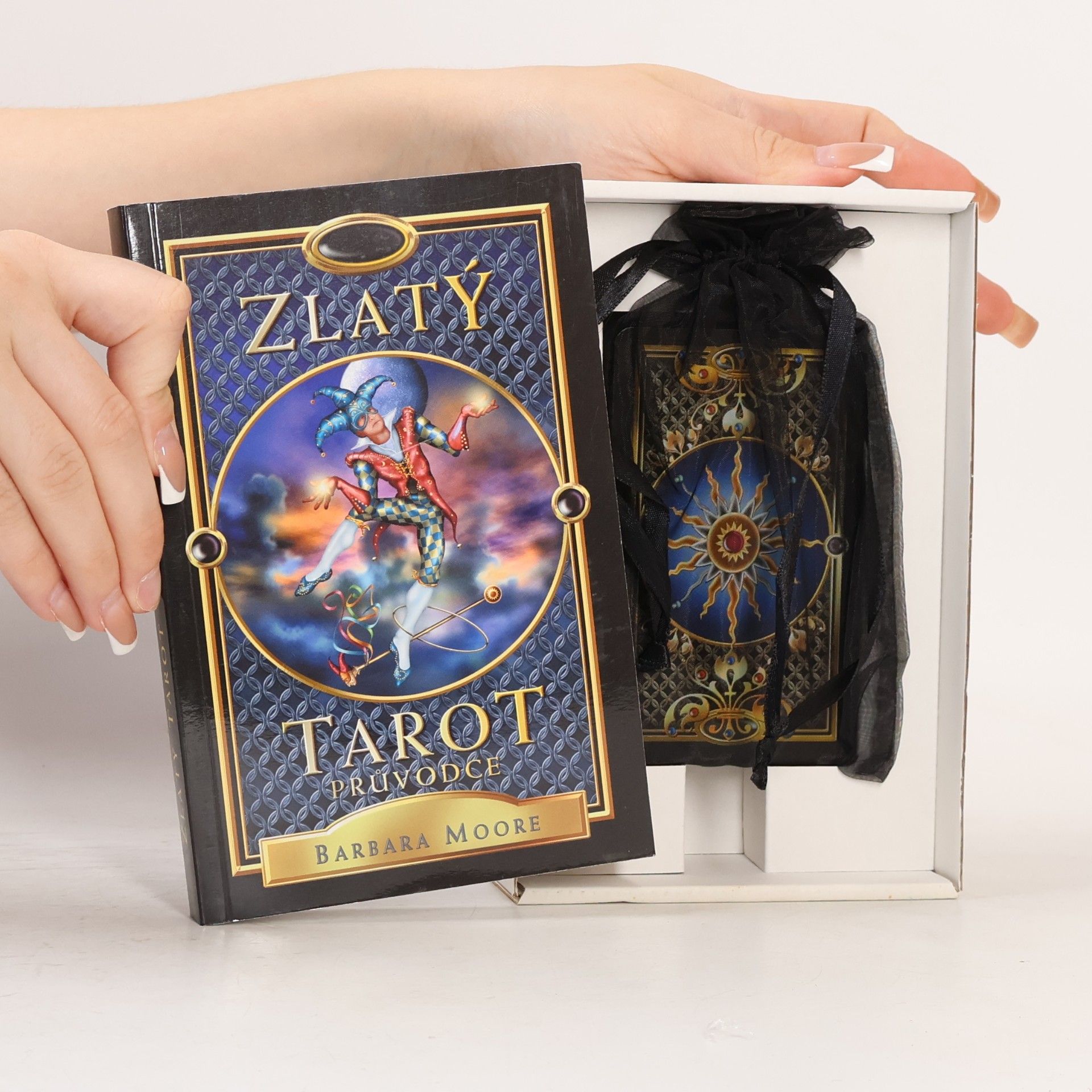 Barbara Moore Zlatý tarot