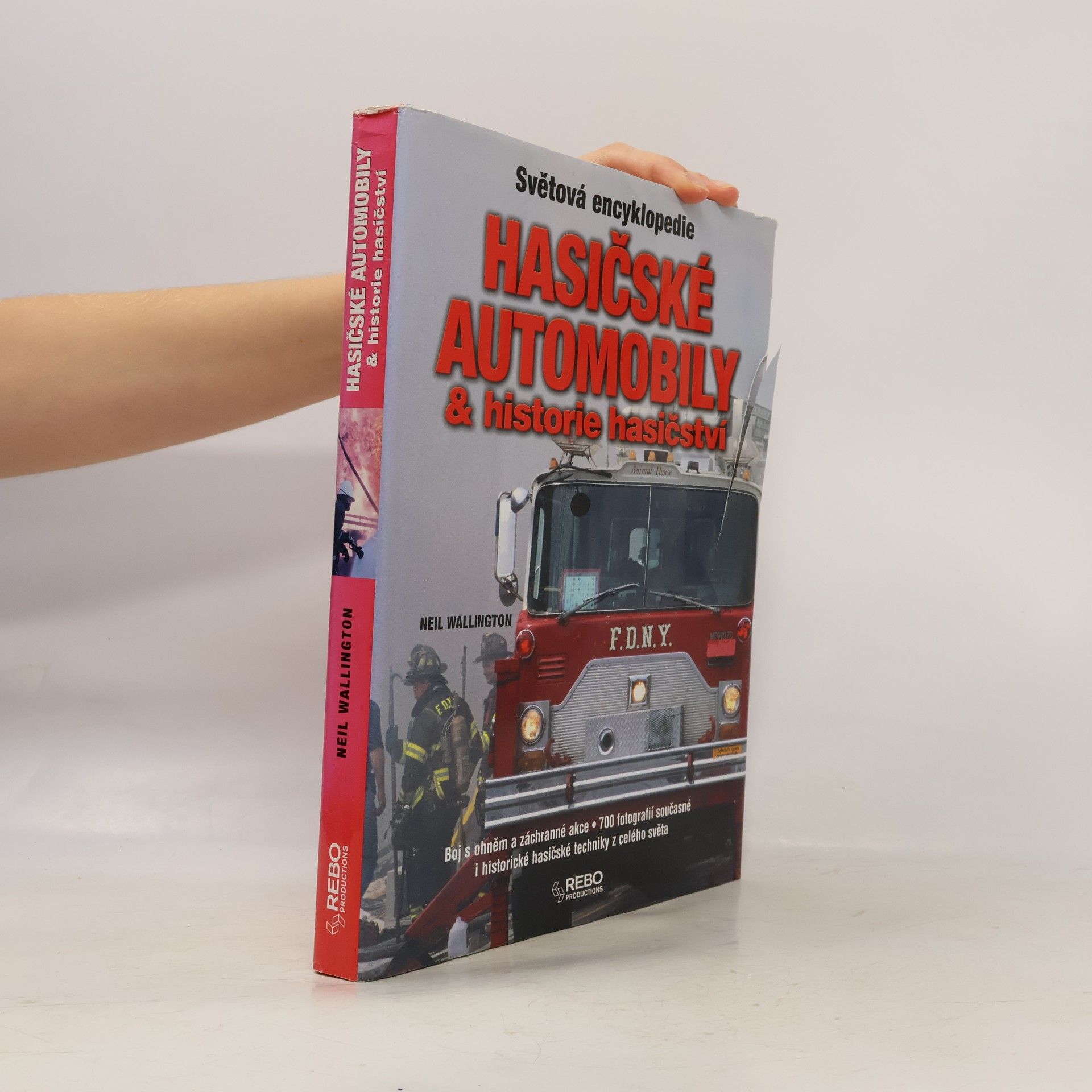 Neil Wallington Hasičské automobily & historie hasičství