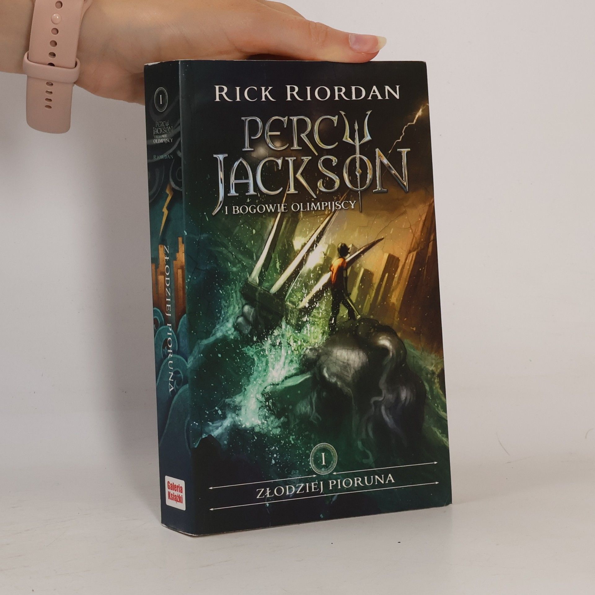 Rick Riordan Percy Jackson i bogowie olimpijscy - 1: Złodziej pioruna