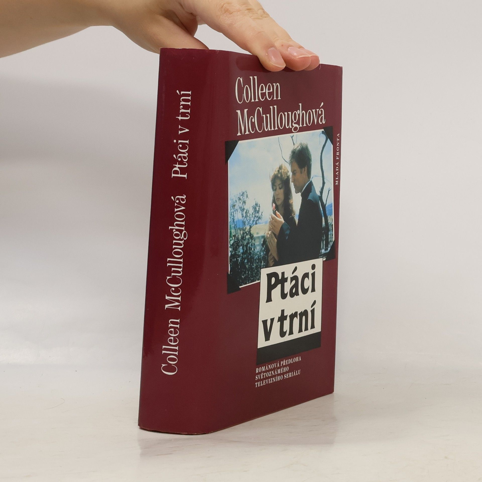Colleen McCulloughová Ptáci v trní