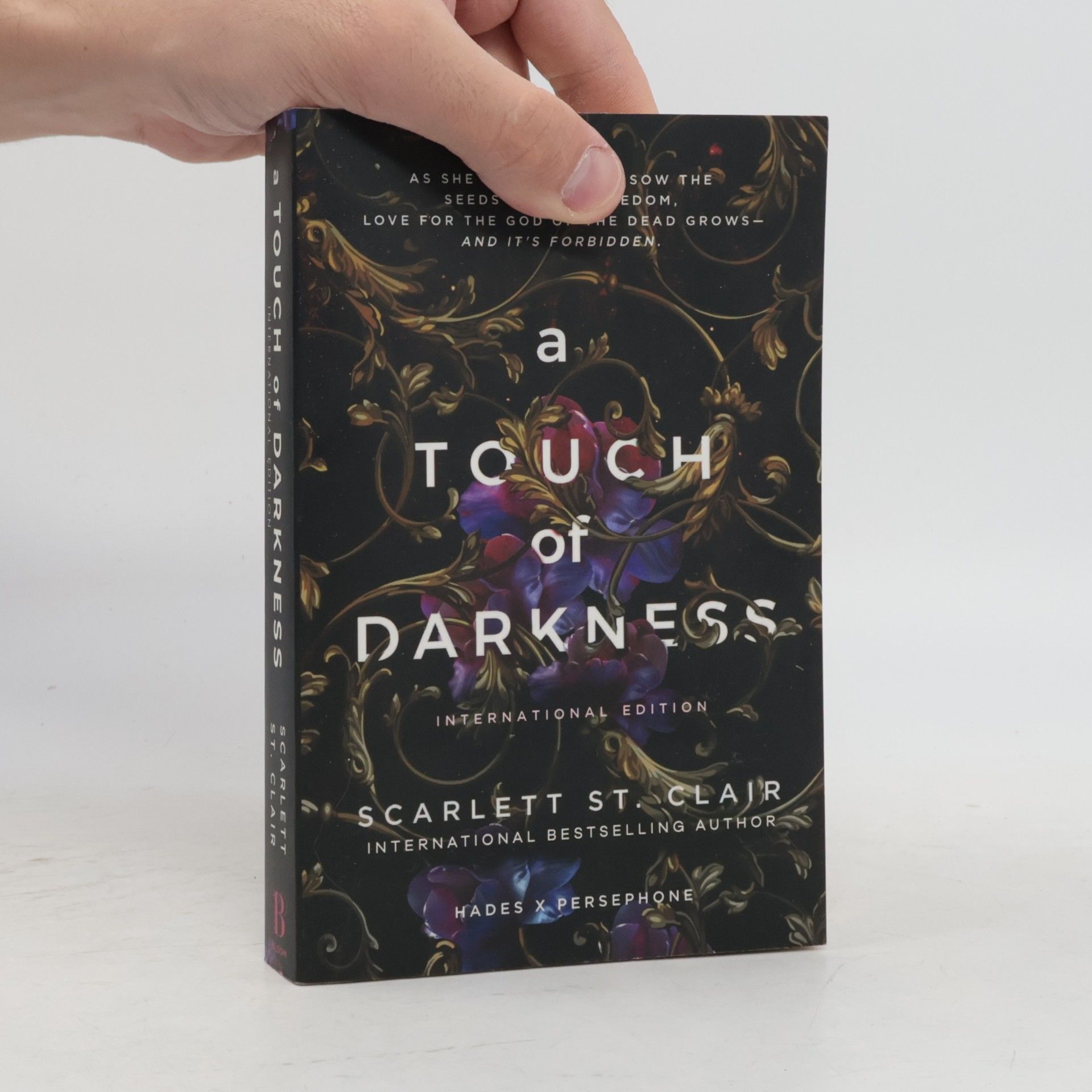 Scarlett St. Clair A Touch of Darkness