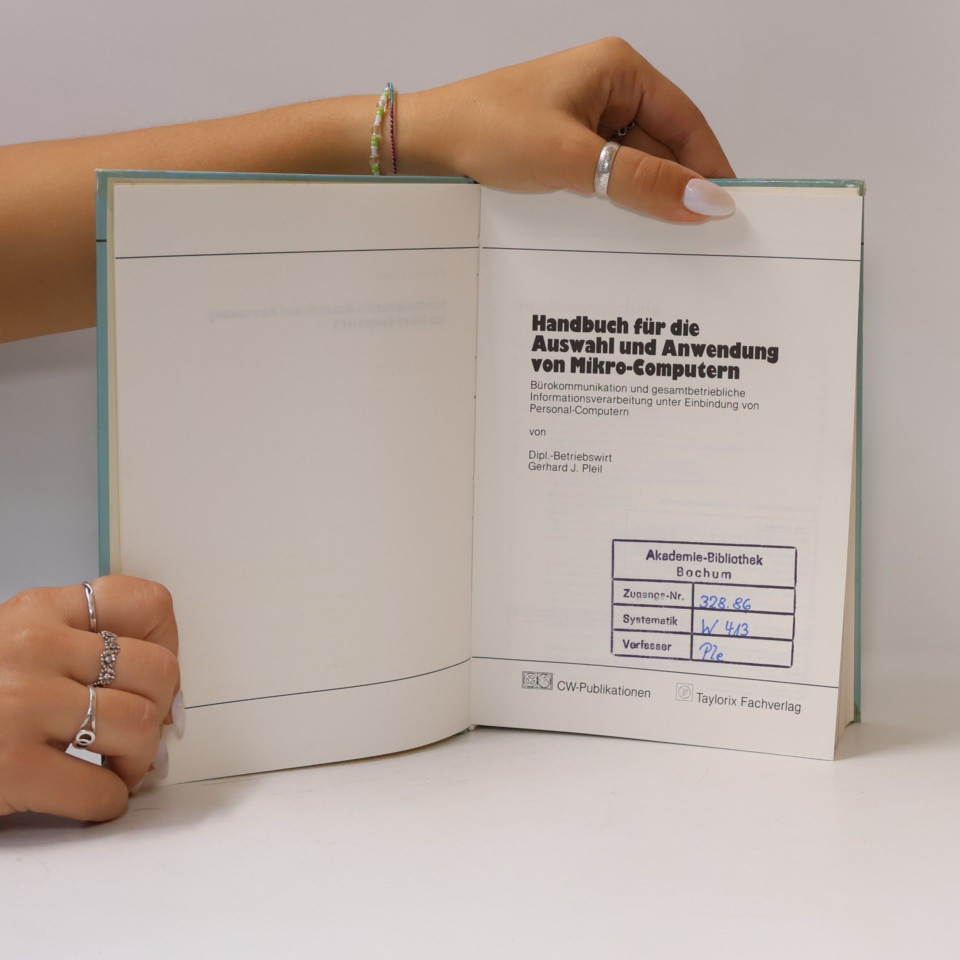 Gerhard J. Pleil Handbuch für die Auswahl und Anwendung von Micro-Computern